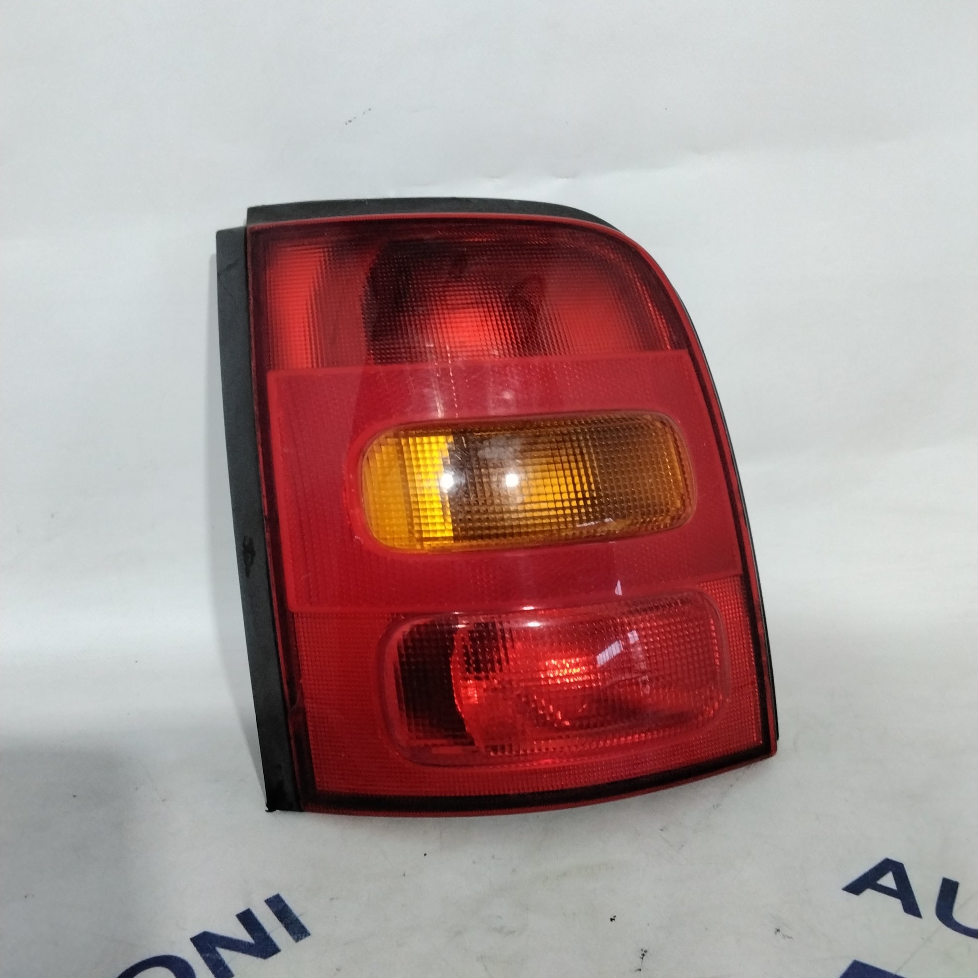 Right stop light Nissan Micra year 2001 (sf10p1)
