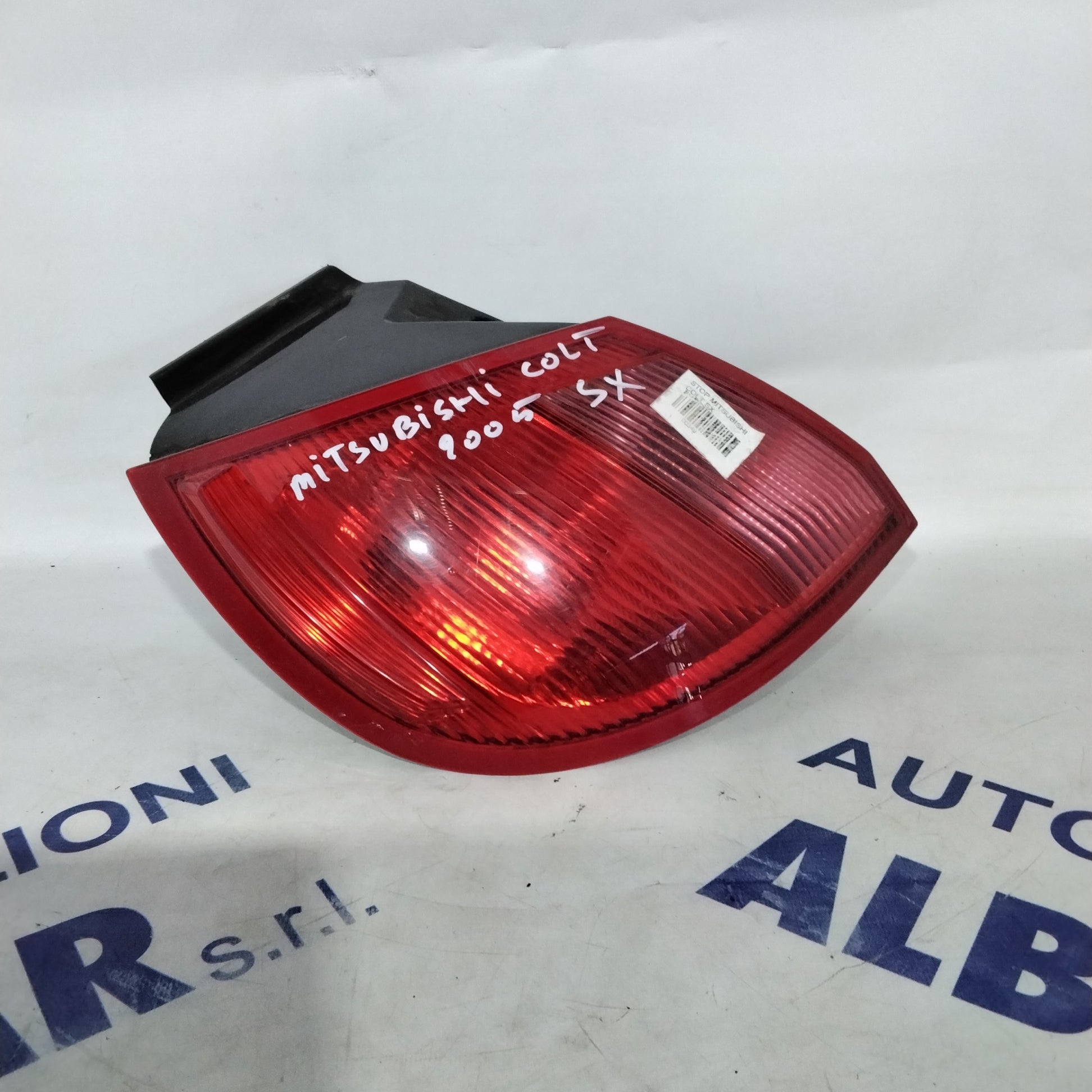 Mitsubishi Colt left tail light year 2005 code:27850102(sf10p1)