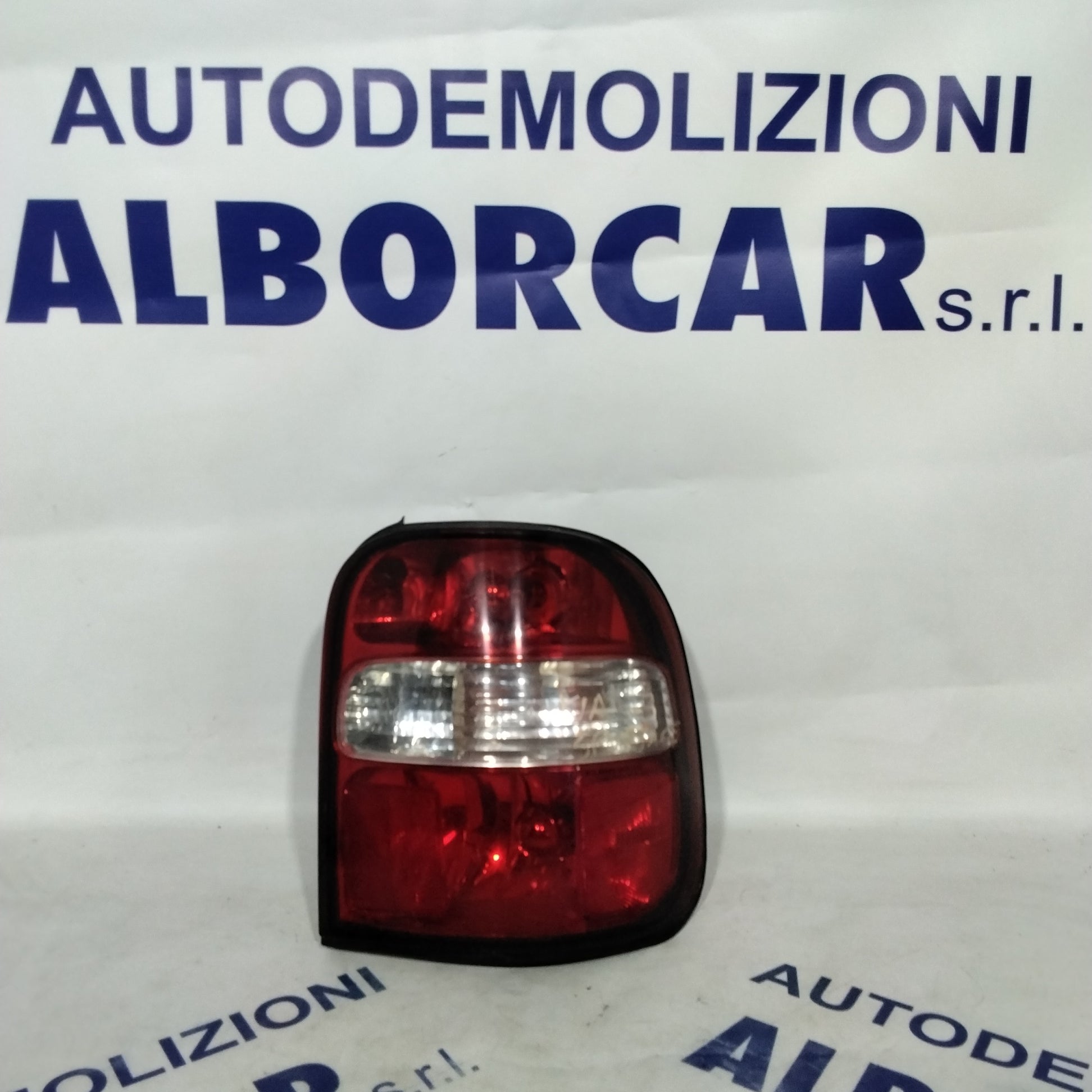 Kia Sportage rear right tail light year 2002 (sf10p1)
