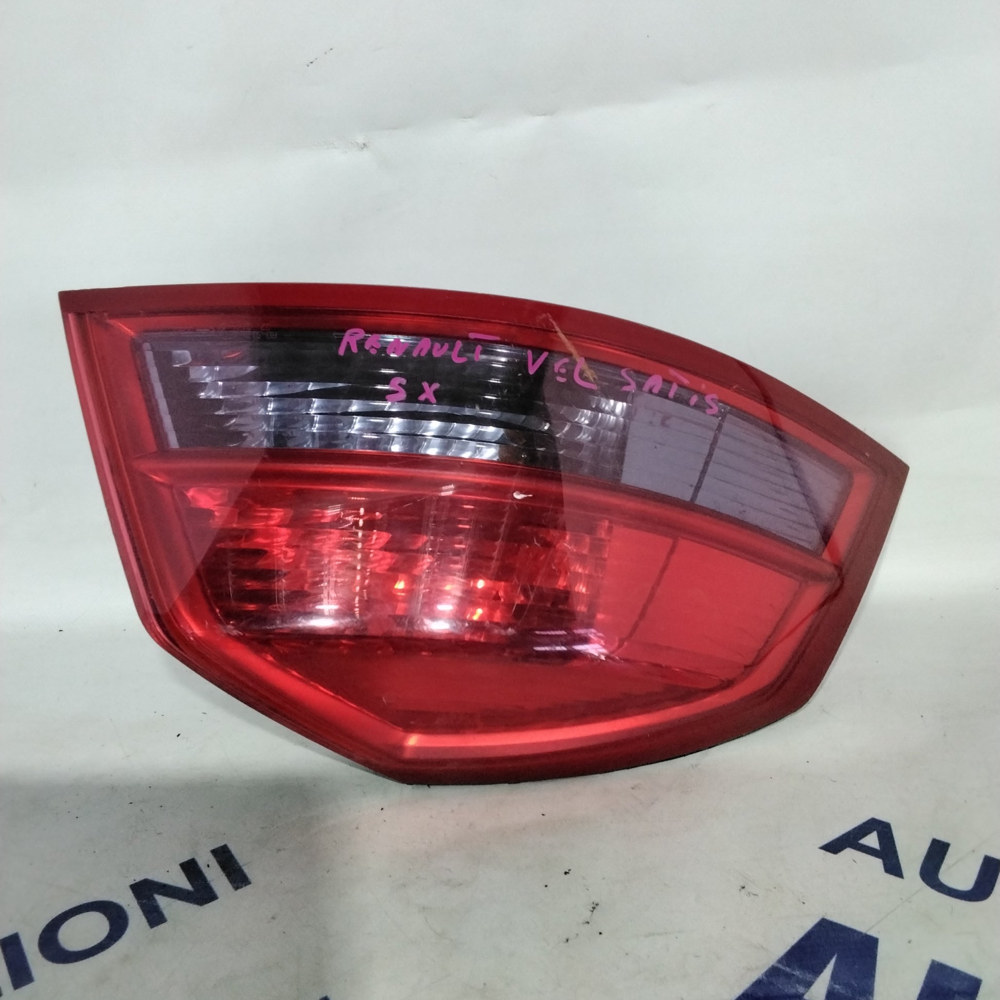 Left tail light Renault Vel Satis year 2004 part number: 8200014359 (sf9p1)