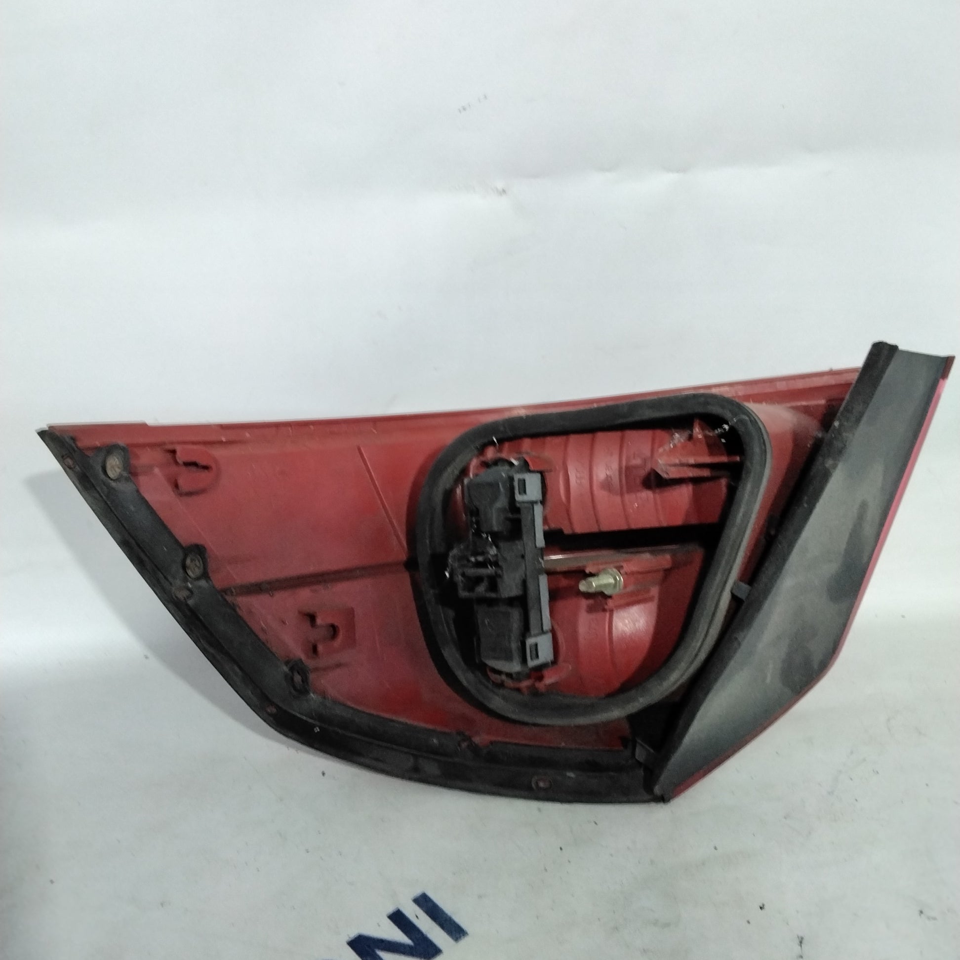 Left tail light Renault Vel Satis year 2004 part number: 8200014359 (sf9p1)