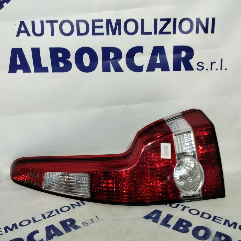 Volvo V50 right tail light year 2004 (sf10p1)