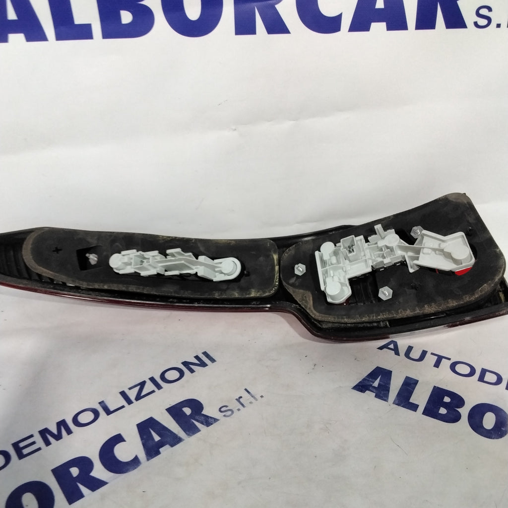 Volvo V50 right tail light year 2004 (sf10p1)