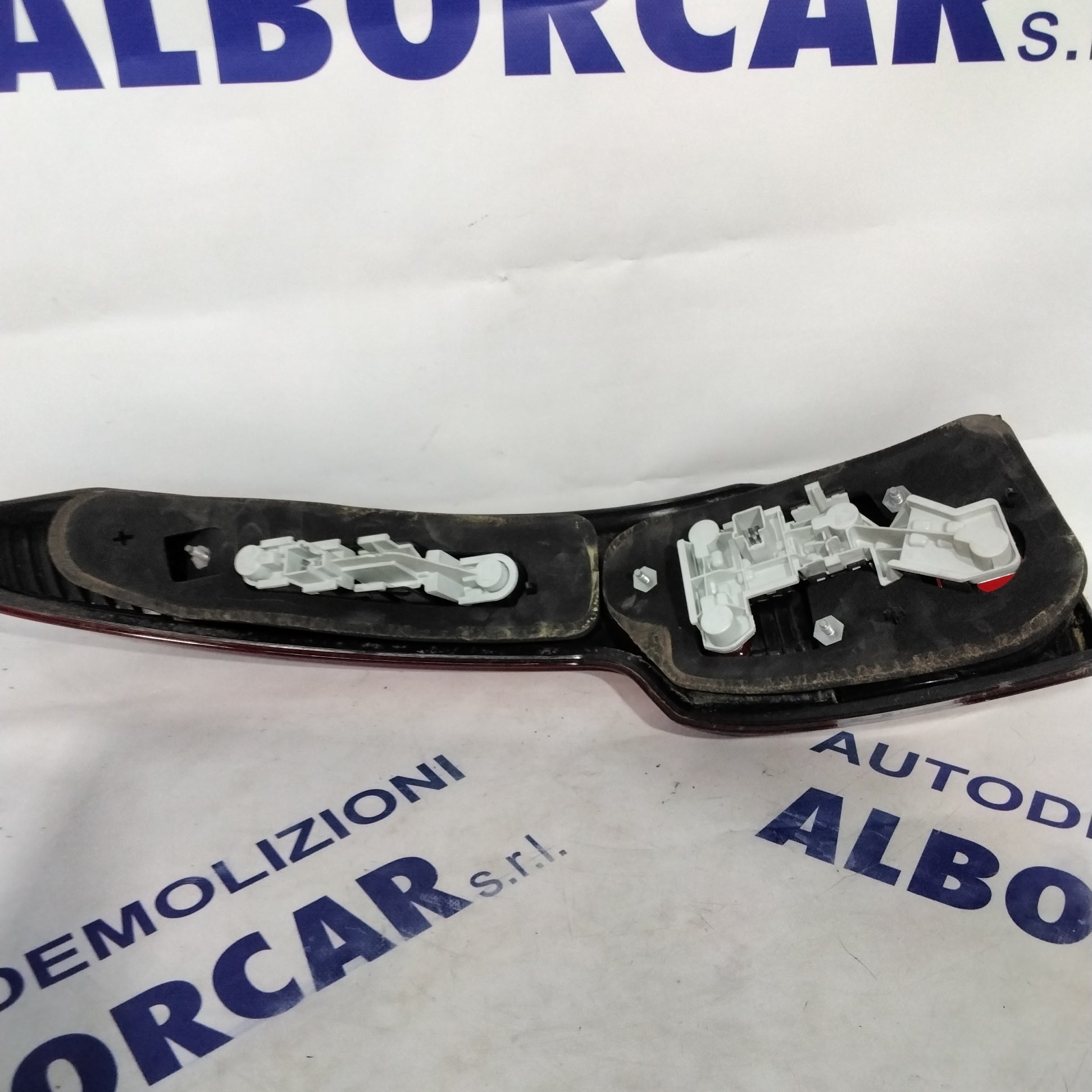 Volvo V50 right tail light year 2004 (sf10p1)