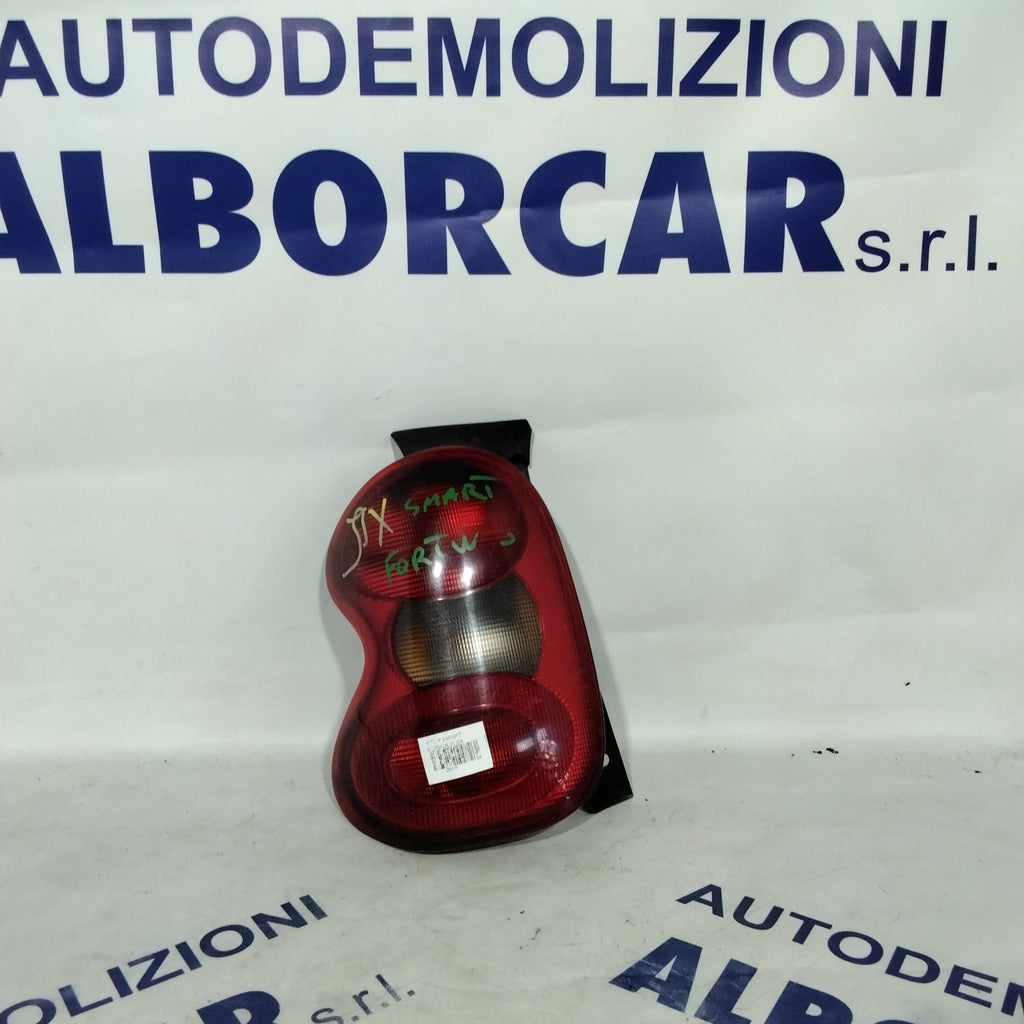 Smart Fortwo left taillight year 2006 code:0001728(sf9p3)