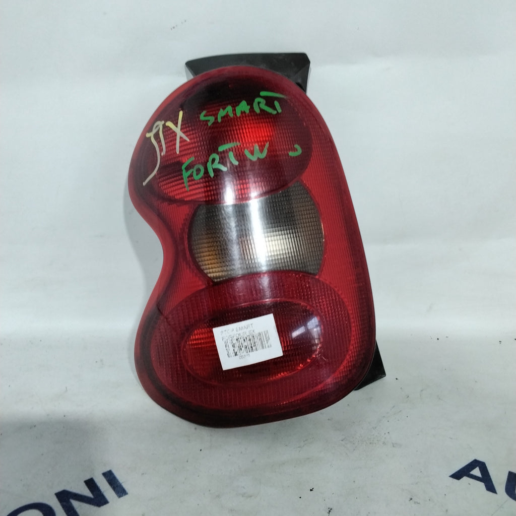 Smart Fortwo left taillight year 2006 code:0001728(sf9p3)