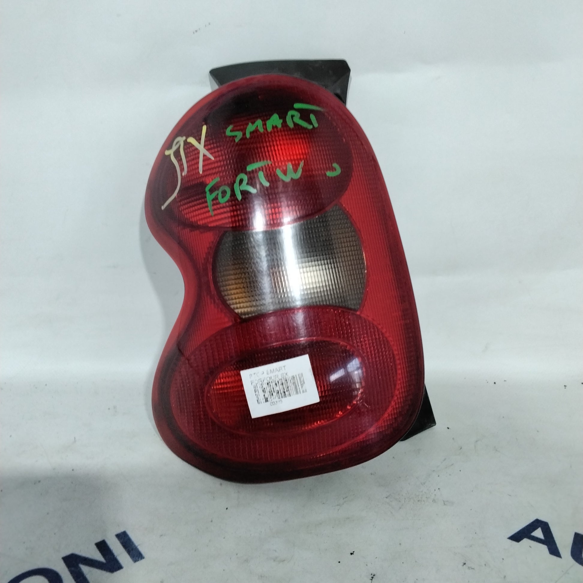 Smart Fortwo left taillight year 2006 code:0001728(sf9p3)