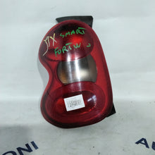 Carica l&#39;immagine nel visualizzatore di Gallery, Fanale stop smart fortwo sinistro anno 2006 codice:0001728(sf9p3)
