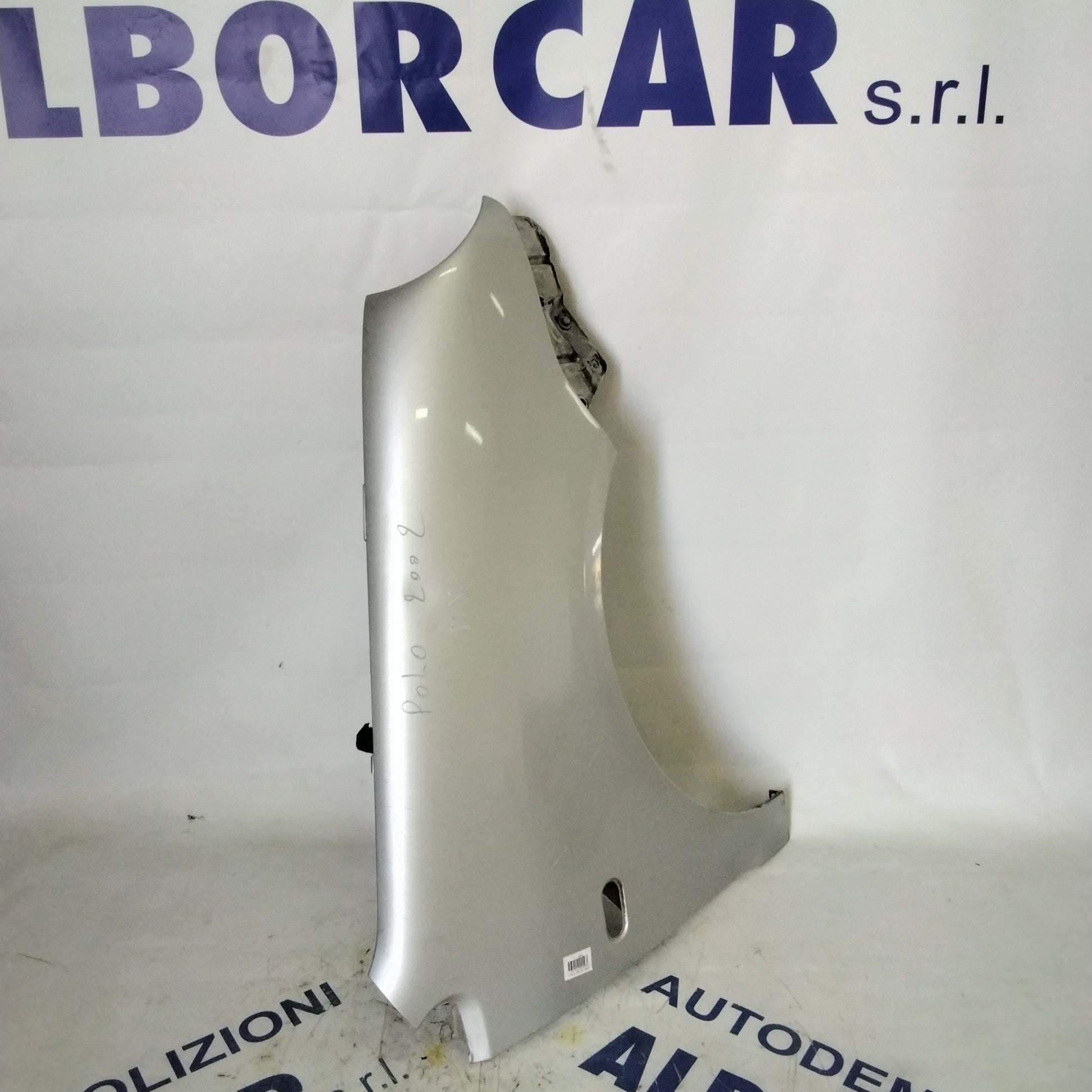 Right front wing fender Volkswagen Polo year 2002
