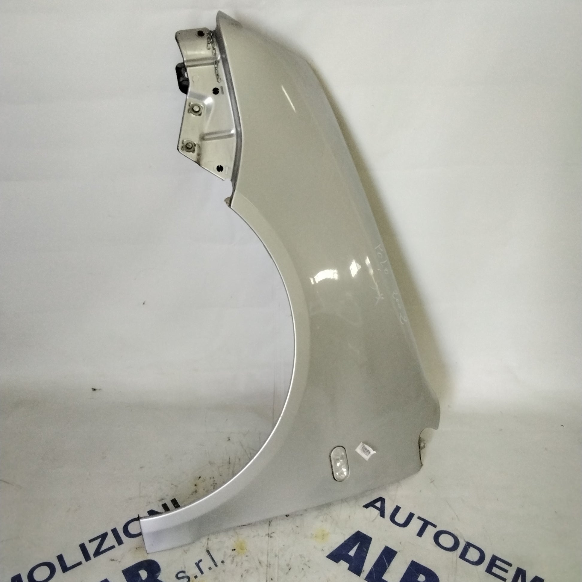 front left fender Volkswagen Polo year 2002