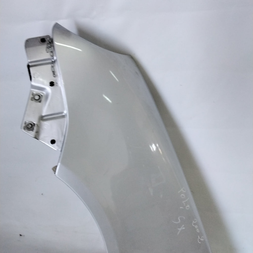 front left fender Volkswagen Polo year 2002