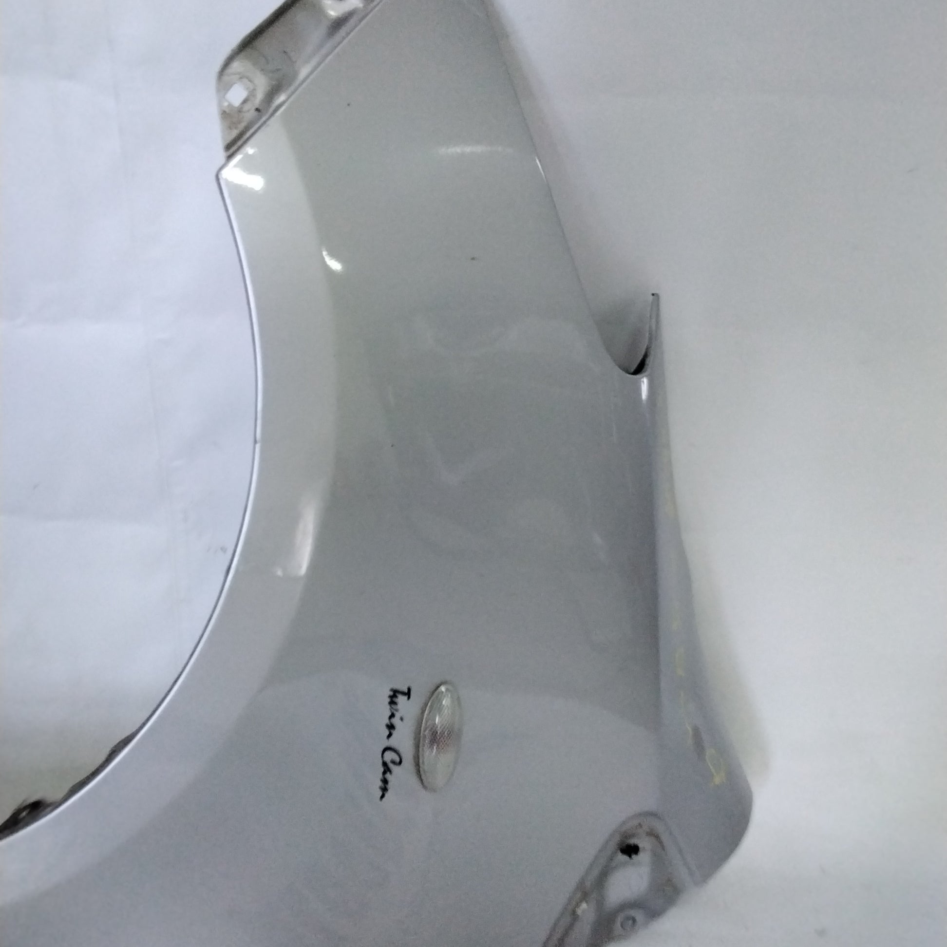 Front left fender Toyota Yaris year 2002