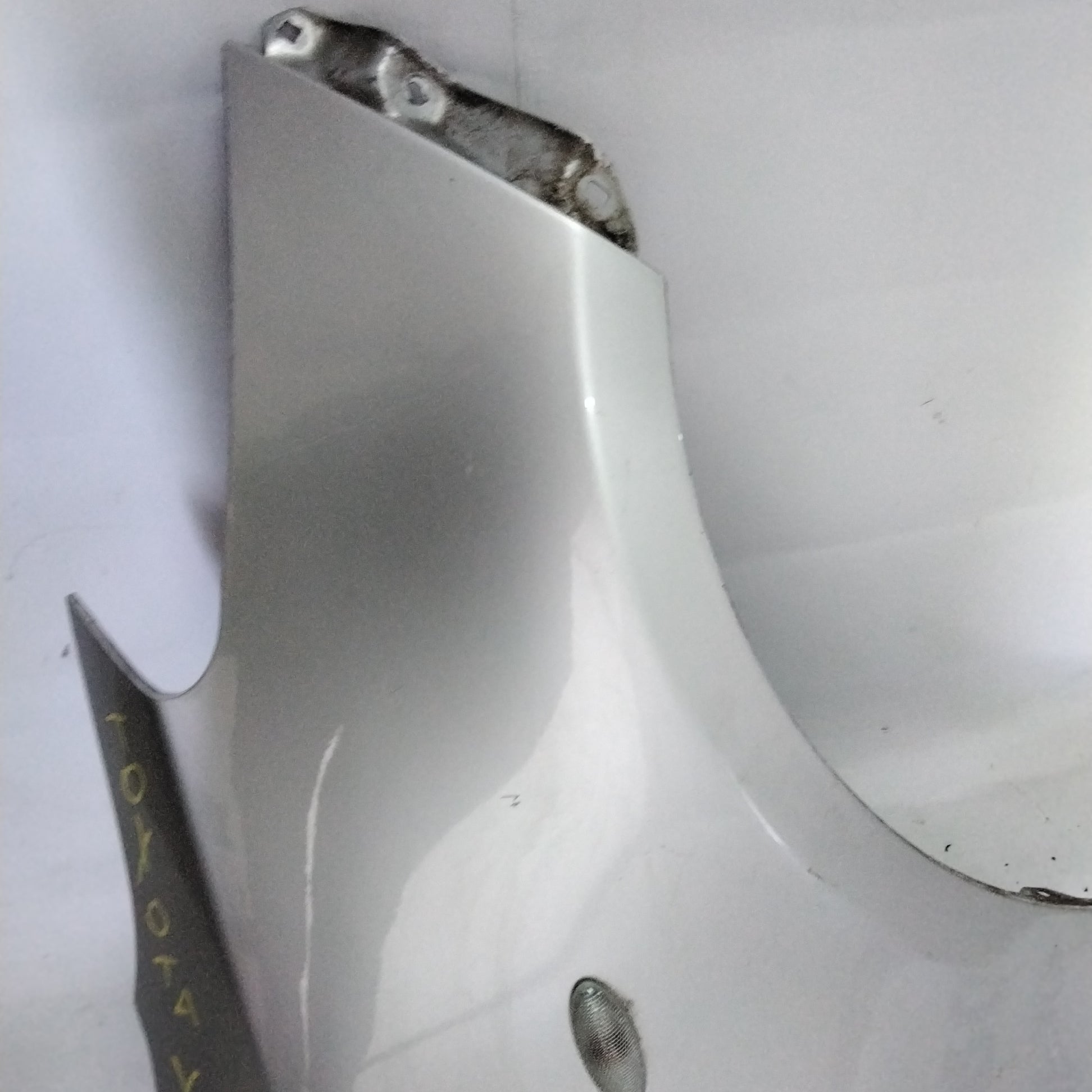 mudguard front right side Toyota Yaris year 2002