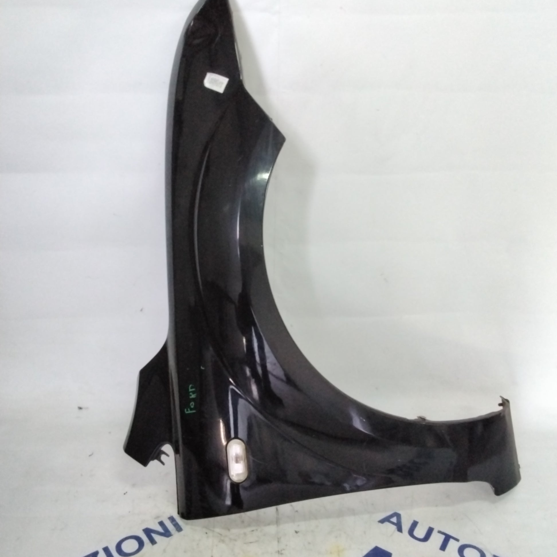 front right fender Ford Focus year 2006