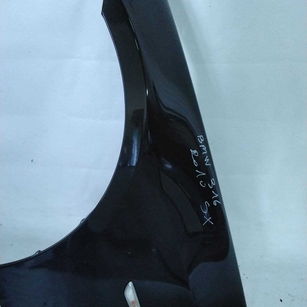 left front fender side panel BMW 316 year 2010
