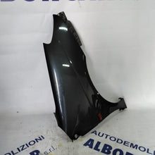 Carica l&#39;immagine nel visualizzatore di Gallery, parafango fianchetto anteriore destro renault scenic anno 2003
