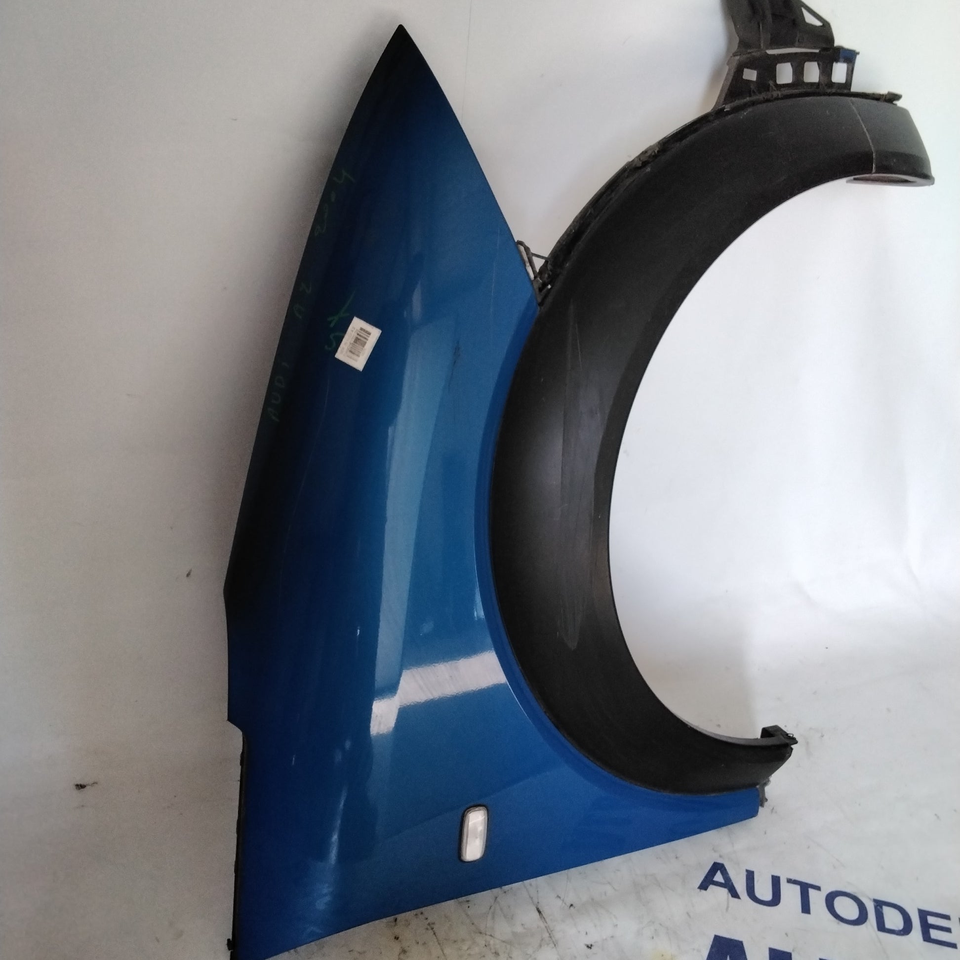 Left front fender Audi A2 year 2004