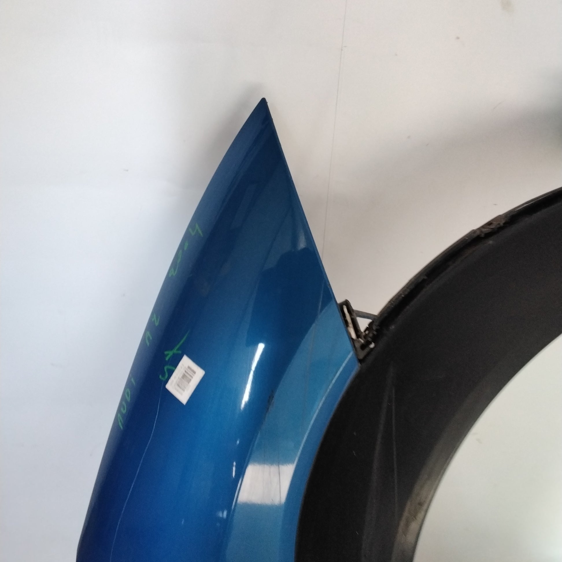 Left front fender Audi A2 year 2004