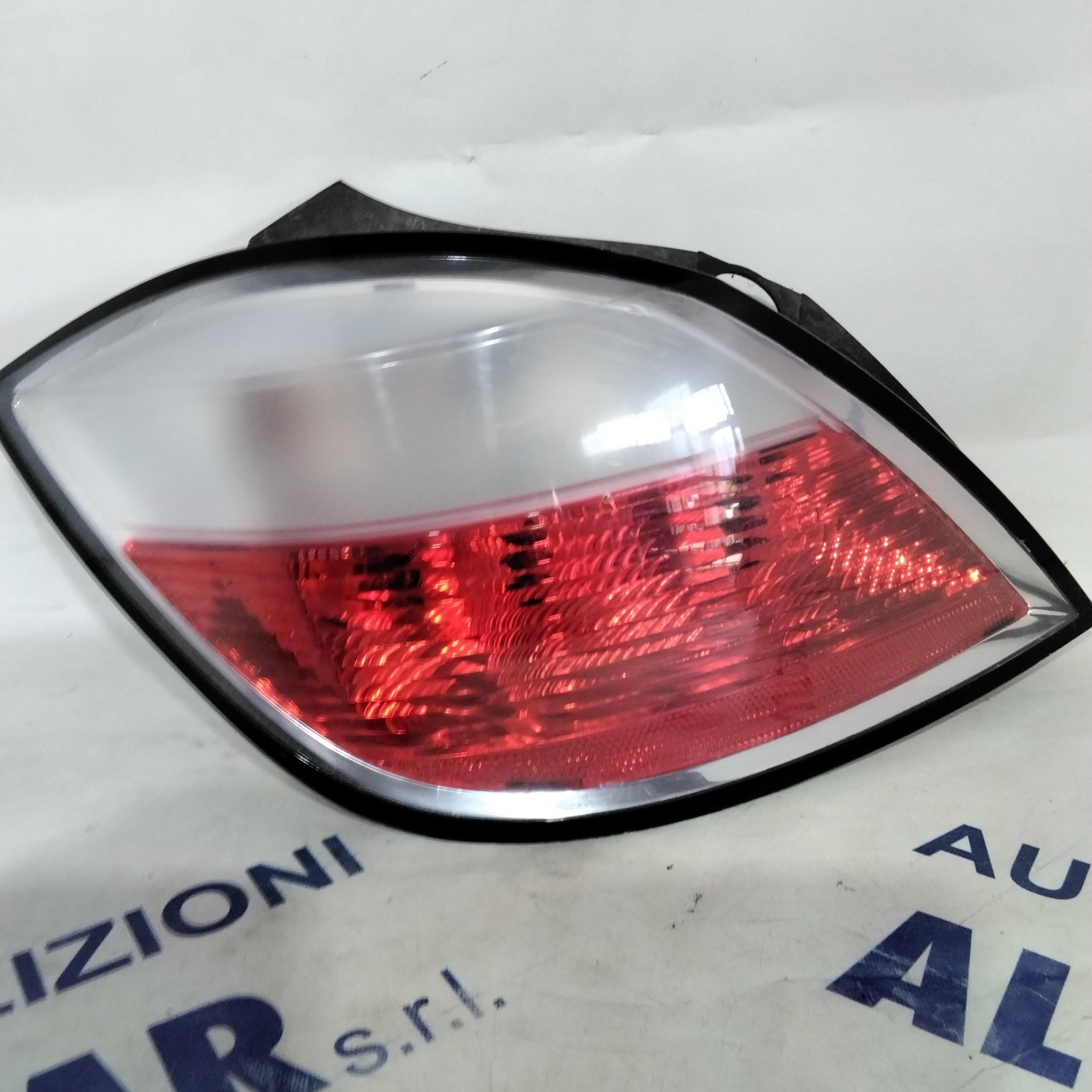 Fanale stop opel astra berlina  sinistro  anno 2004 codice :24451835 (sf10p1))