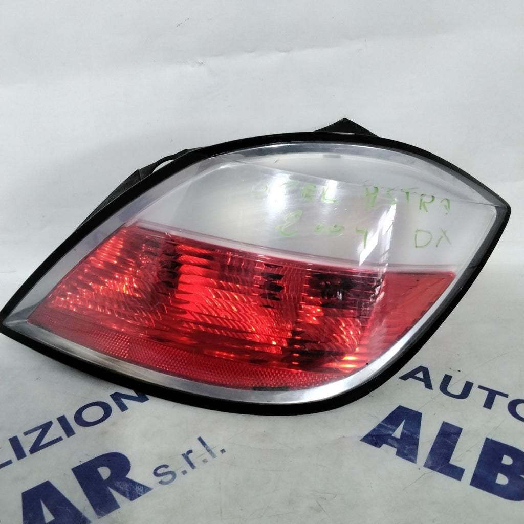 Taillight stop Opel Astra sedan right year 2004 code: 24451836 (sf10p1)