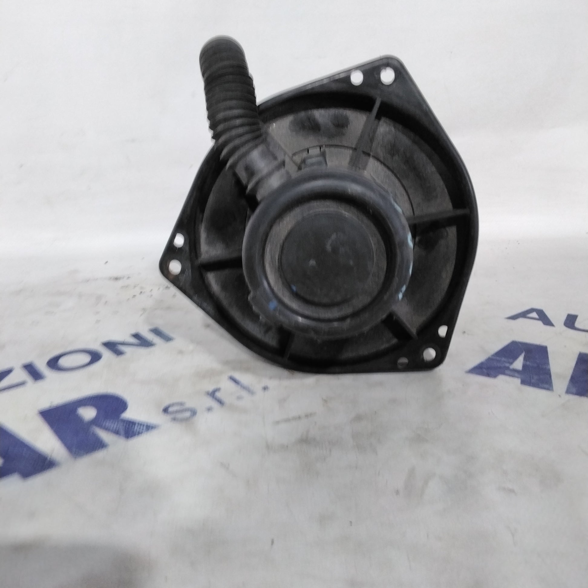 Nissan Micra 1.0 petrol year 2002 Heating Fan code:7060130350(sf13p6)