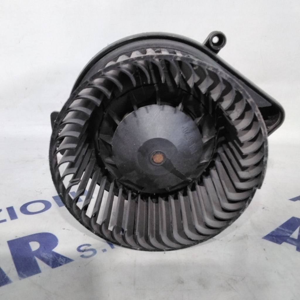Audi A4 1.9 TDI 2002 Heater Fan Part number: 8E1820021B (sf13p6)