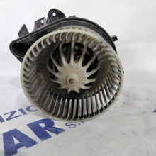 Carica l&#39;immagine nel visualizzatore di Gallery, Ventola Riscaldamento fiat punto 2 serie 1.2 benzina anno 2002 codice :141730600(sf13p5)
