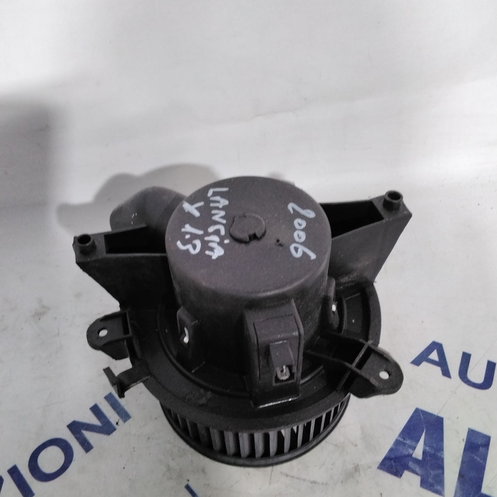 Lancia Ypsilon 1.3 MTJ 2006 heating fan code: 141730600 (sf13p4)