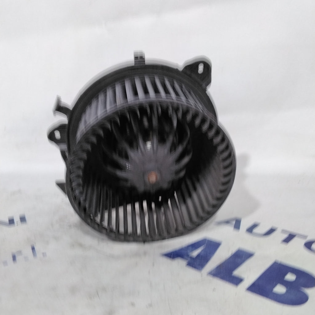 Lancia Ypsilon 1.3 MTJ 2006 heating fan code: 141730600 (sf13p4)