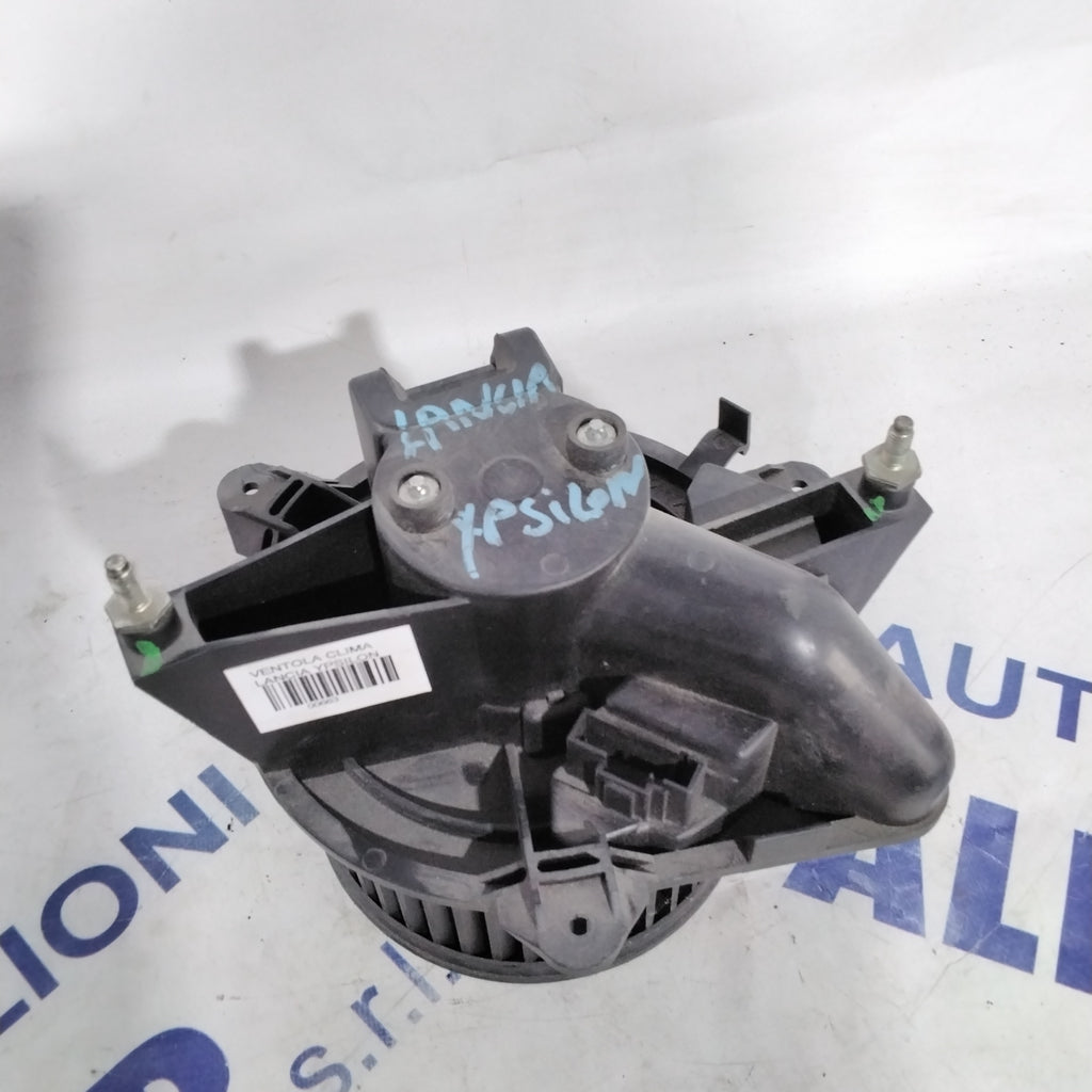 Ventola Riscaldamento lancia ypsilon 1.4 benzina anno 2006 codice:153230700(sf13p4)