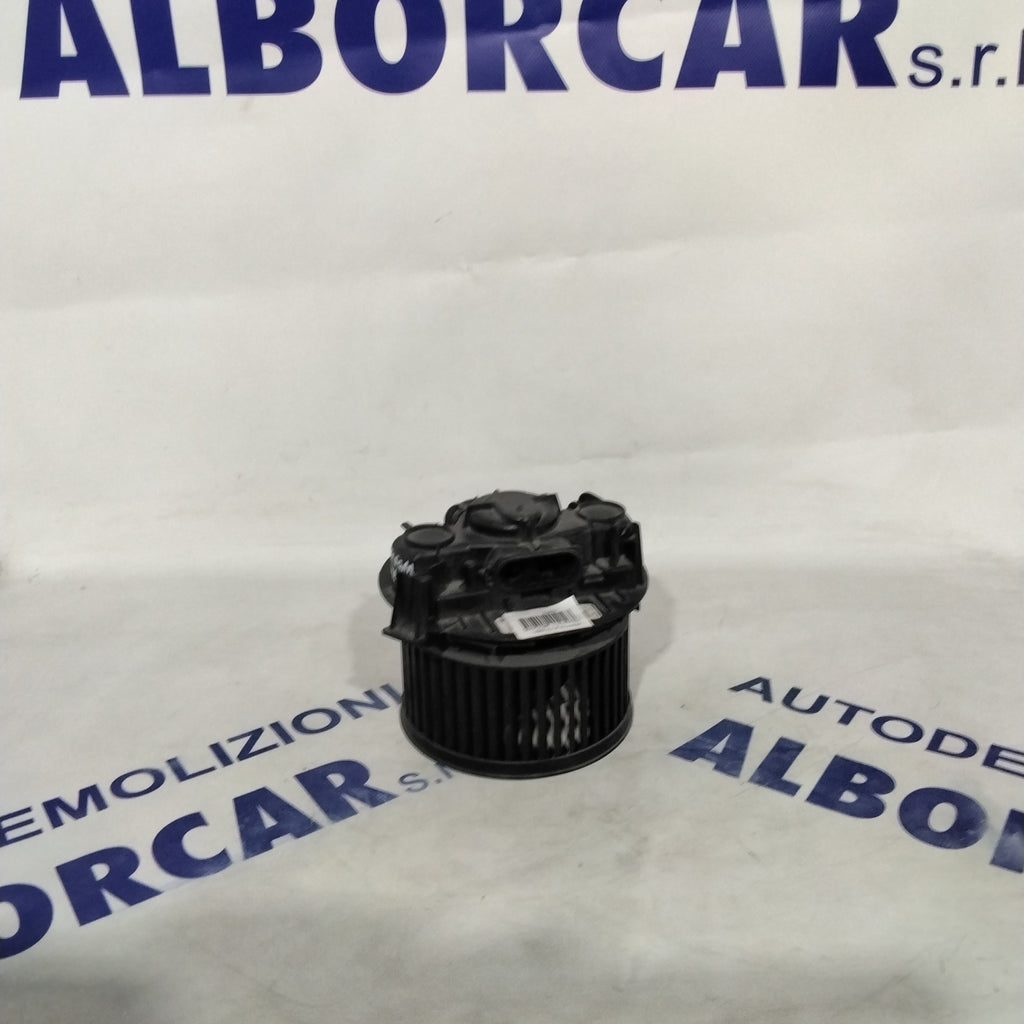 Heating fan Renault Megane diesel year 2006 code: 667096L(sf13p4)