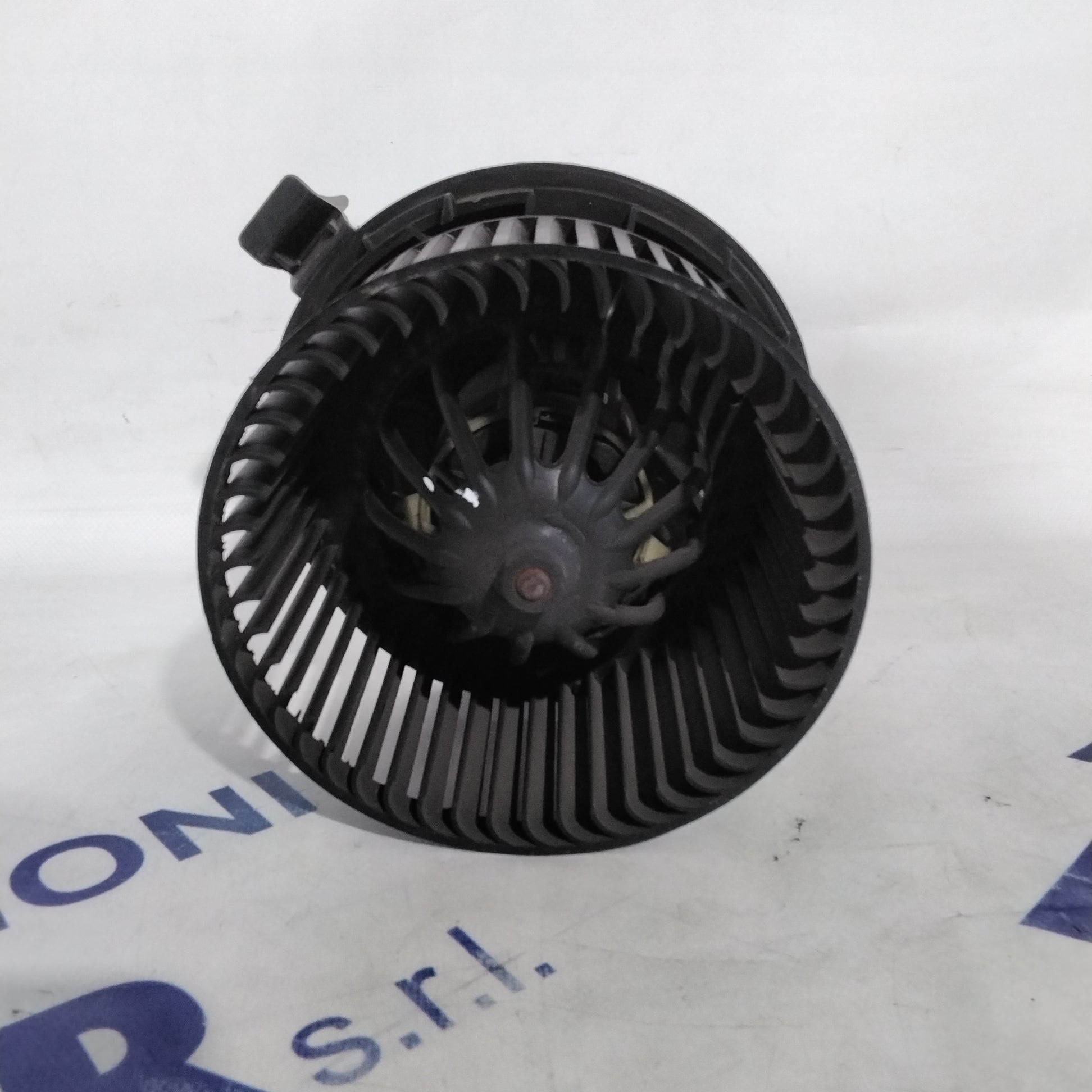 Heating fan Renault Megane diesel year 2006 code: 667096L(sf13p4)