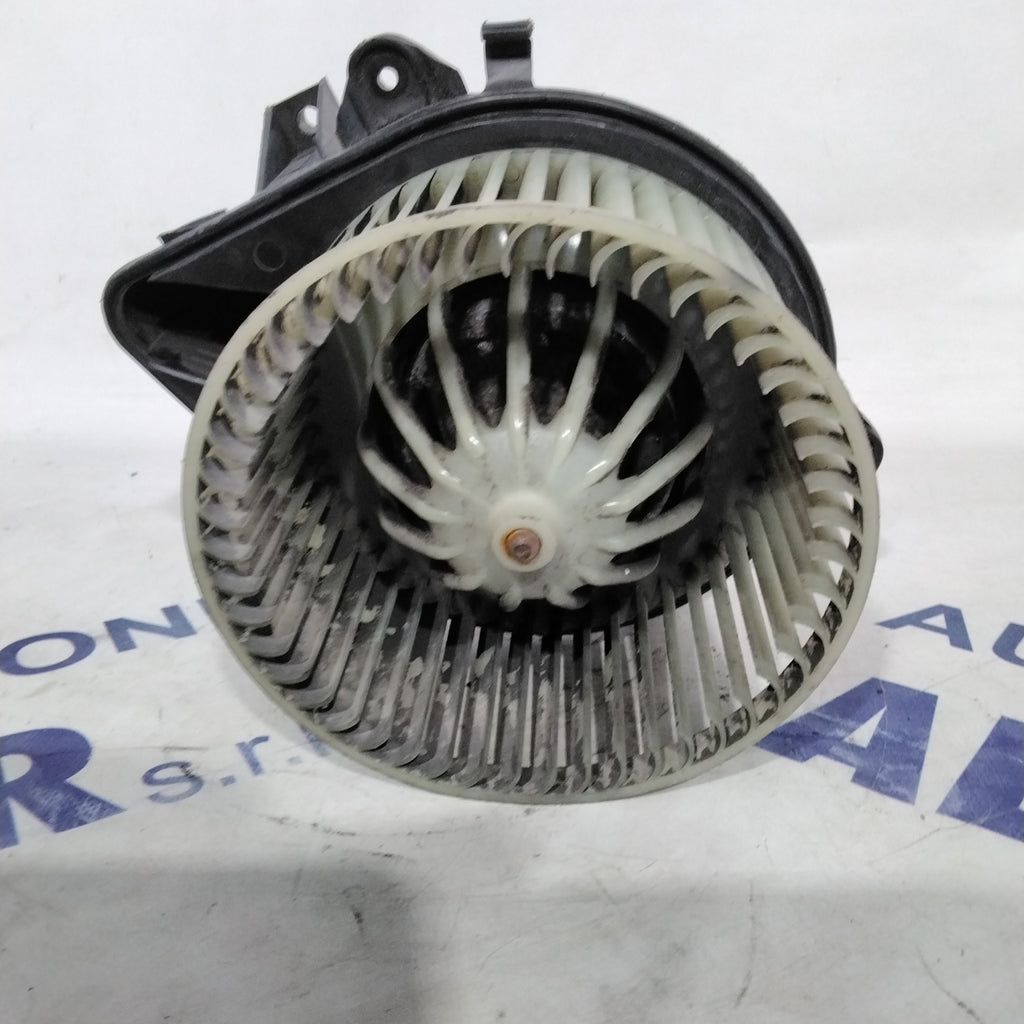 Heater fan Opel Corsa 1.3 diesel year 2004 code:141730600 (sf13p3)