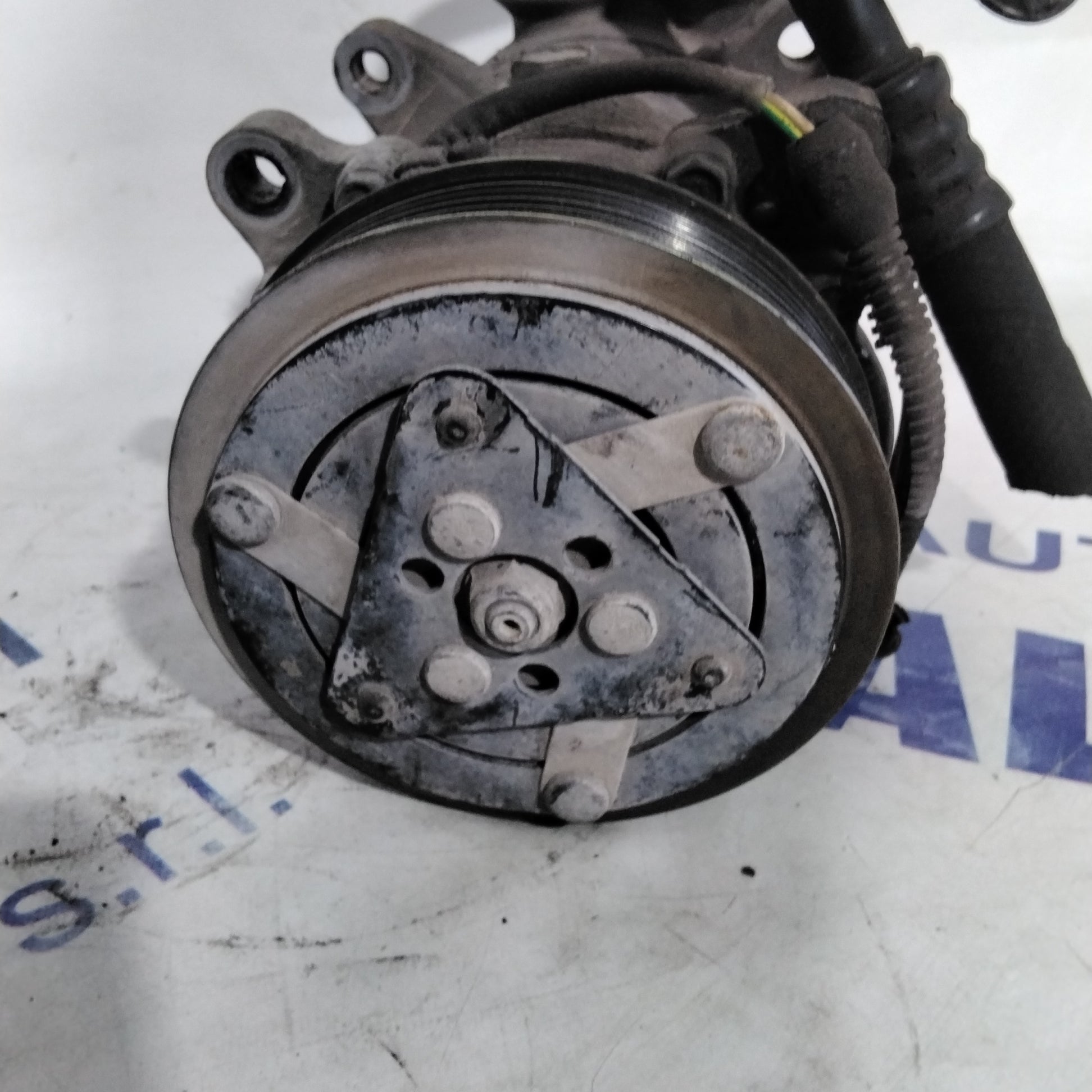 air conditioning compressor peugeot 206 petrol year 2009 code:SD6VRBF ,1412F(sf14p6)