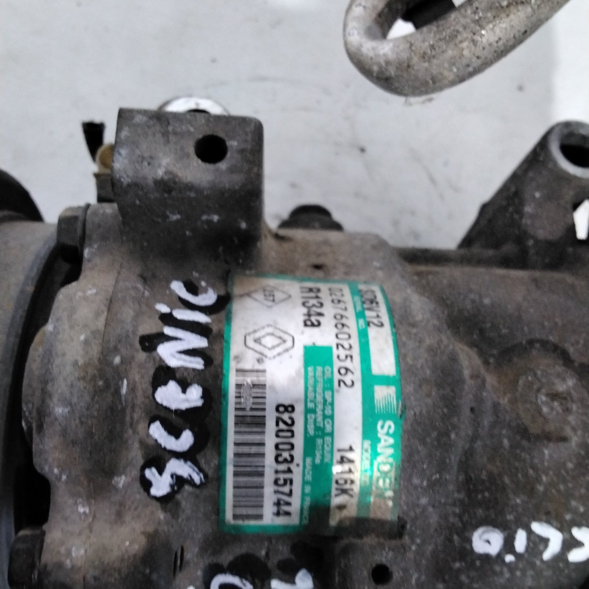 air conditioning compressor renault clio 1.5 dci year 2006 part number:8200315744(sf14p5)