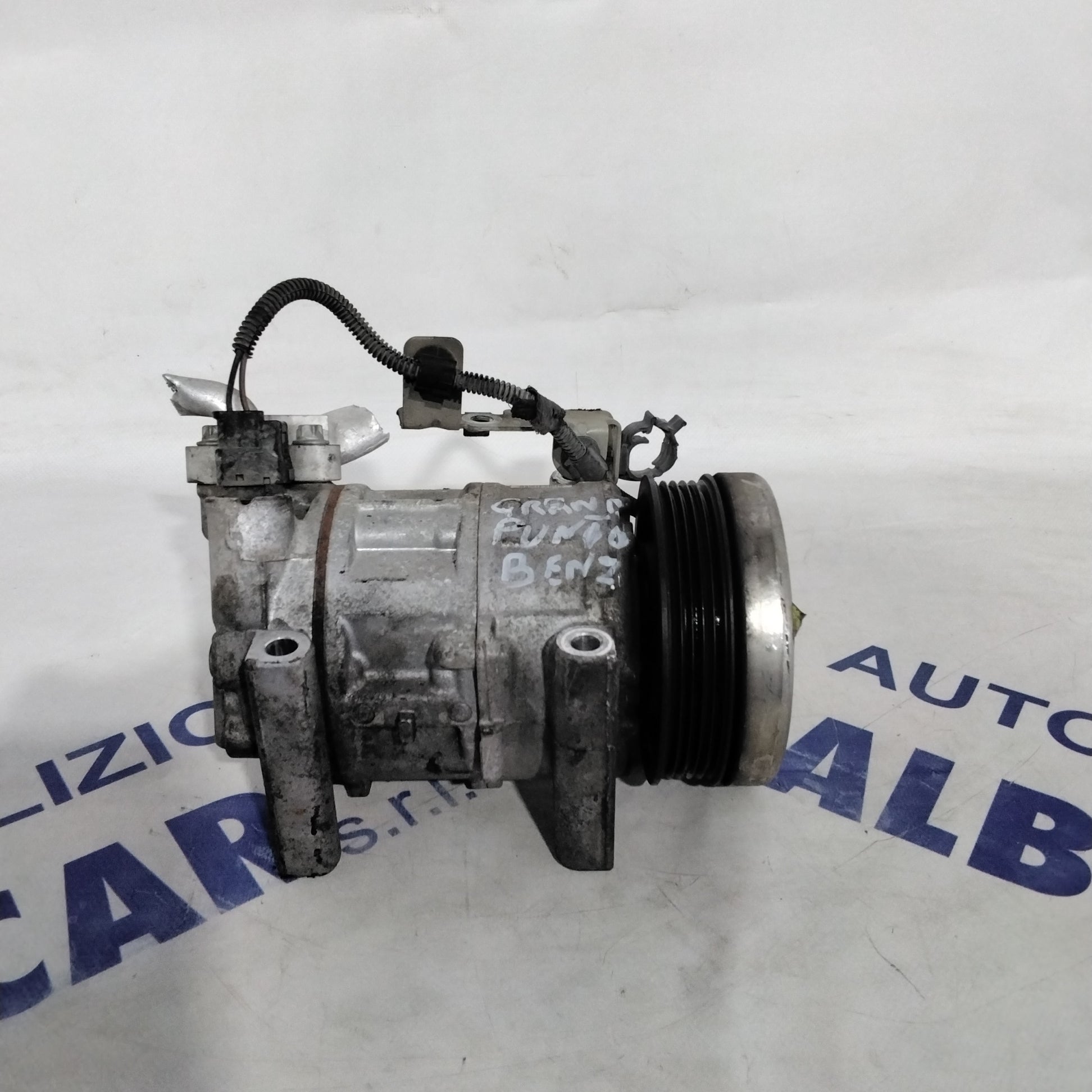 Air conditioning compressor Fiat Grande Punto petrol year 2006 code:55194880(sf14p3)