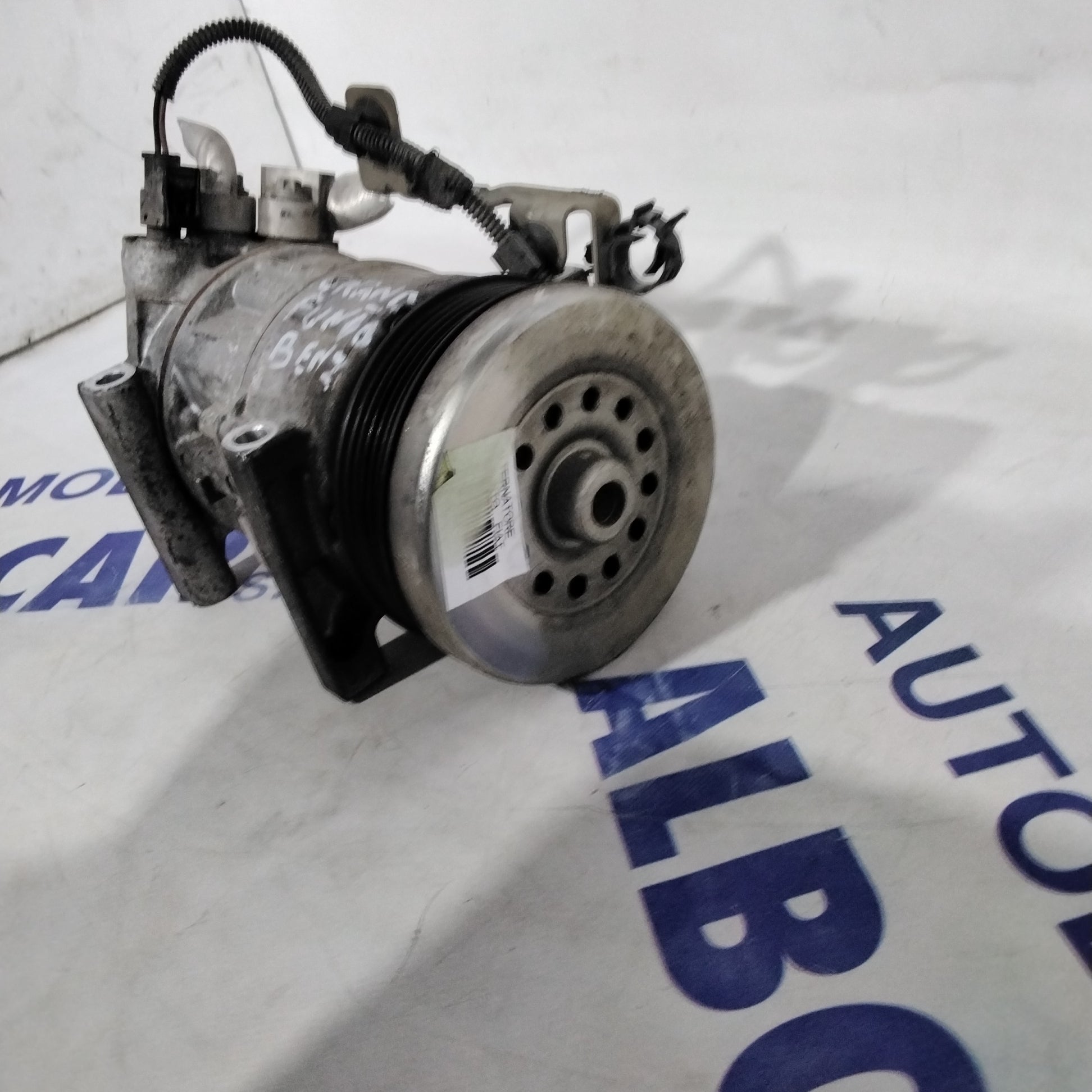Air conditioning compressor Fiat Grande Punto petrol year 2006 code:55194880(sf14p3)