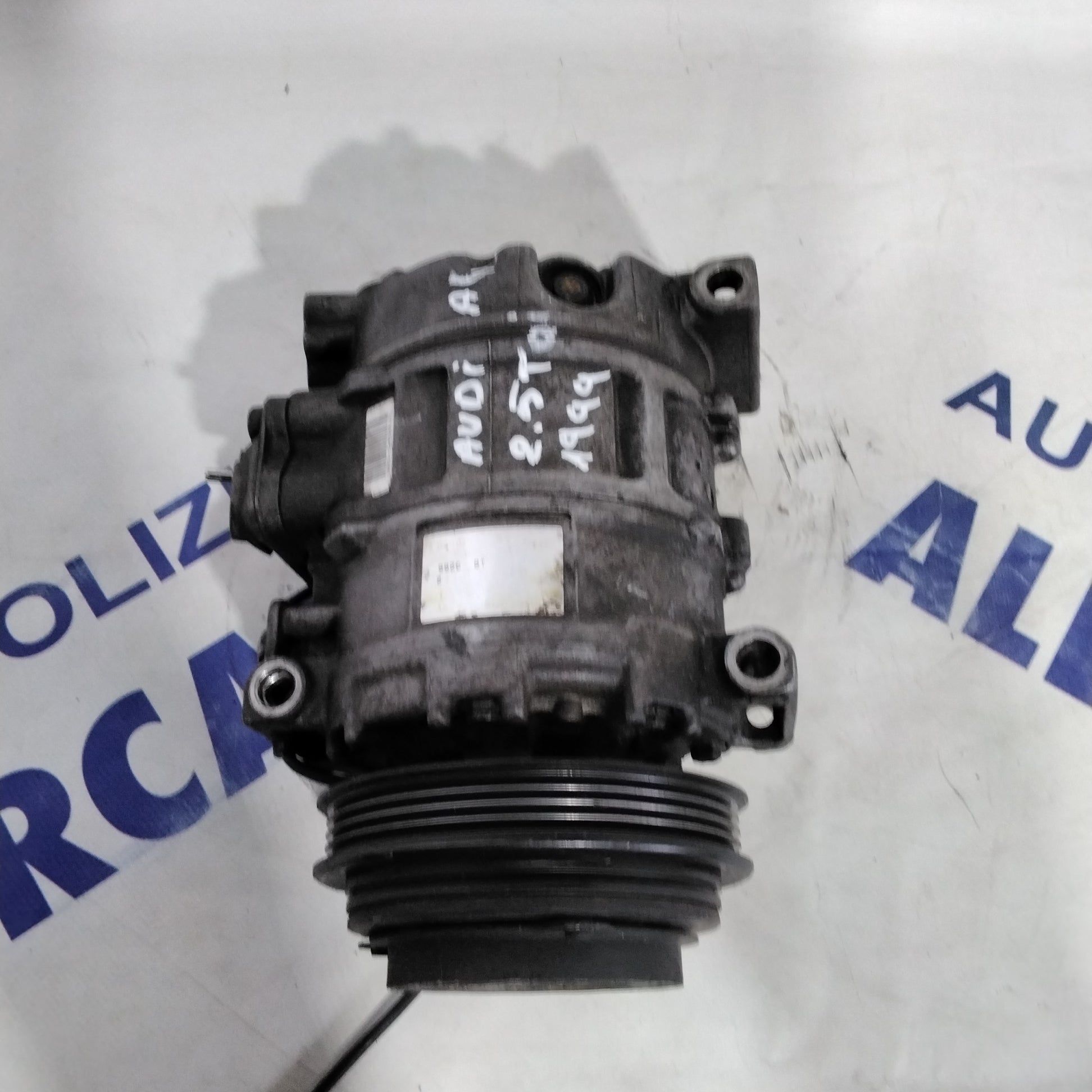 air conditioning compressor Audi A4 2.5 TDI year 1999 code: 480260805c (sf14p4)