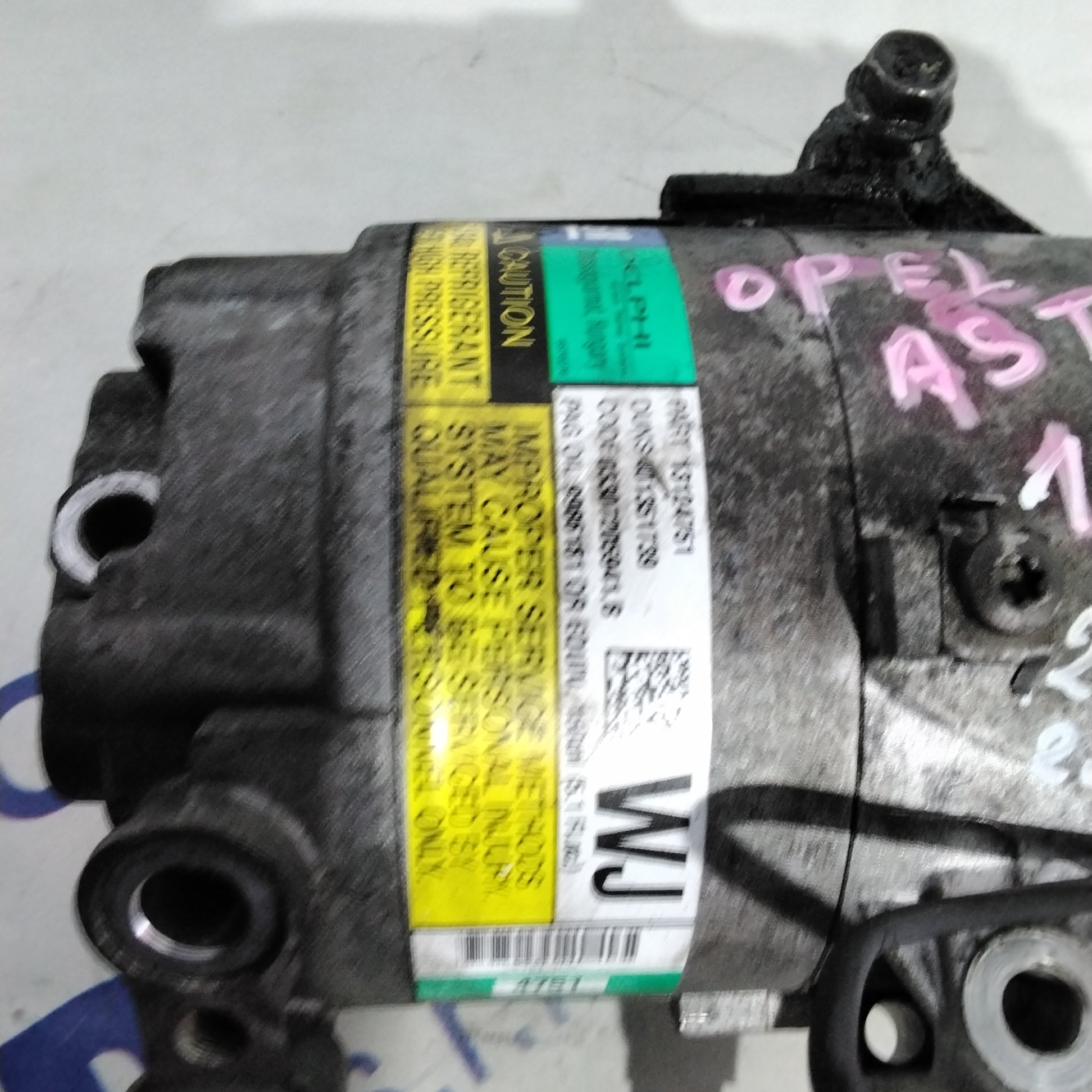 Opel Astra 1.7 diesel air conditioning compressor year 2004/2011 code: 13124751 (sf14p2)