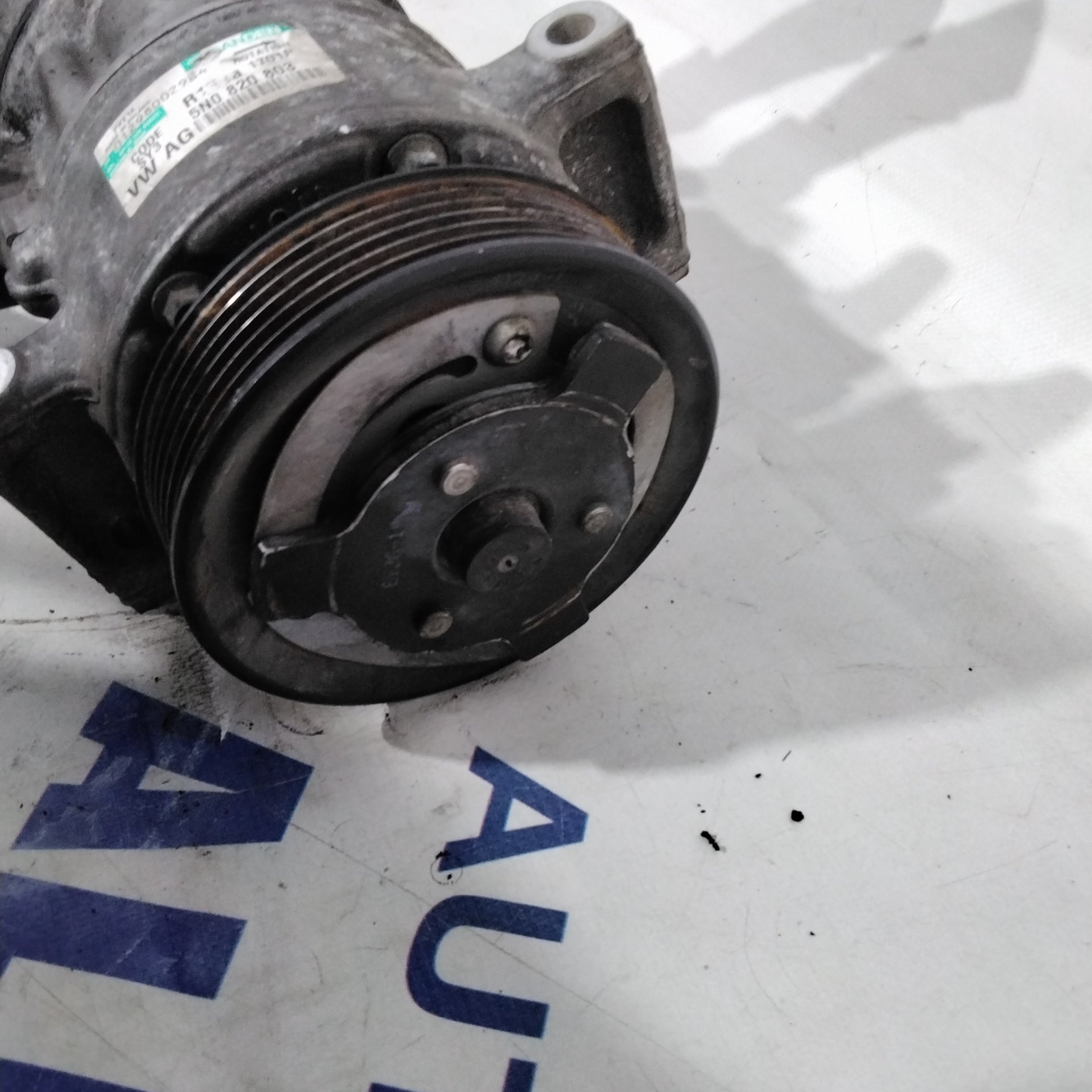 air conditioning compressor Volkswagen Passat 2.0 TDI year 2007 part number: 5N0820803 (SF14P2)