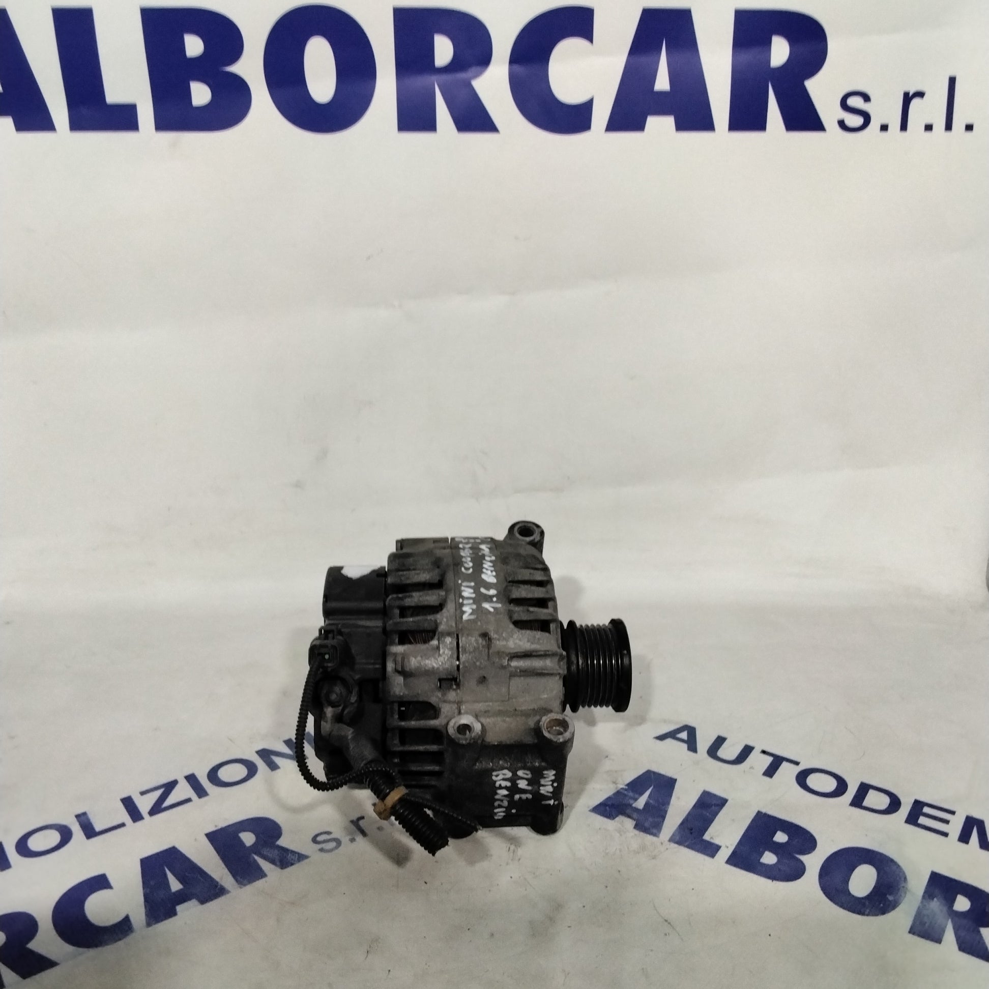 alternator Mini Cooper/One 1.6 petrol year 2006 code: V7576513 (sf15p9)