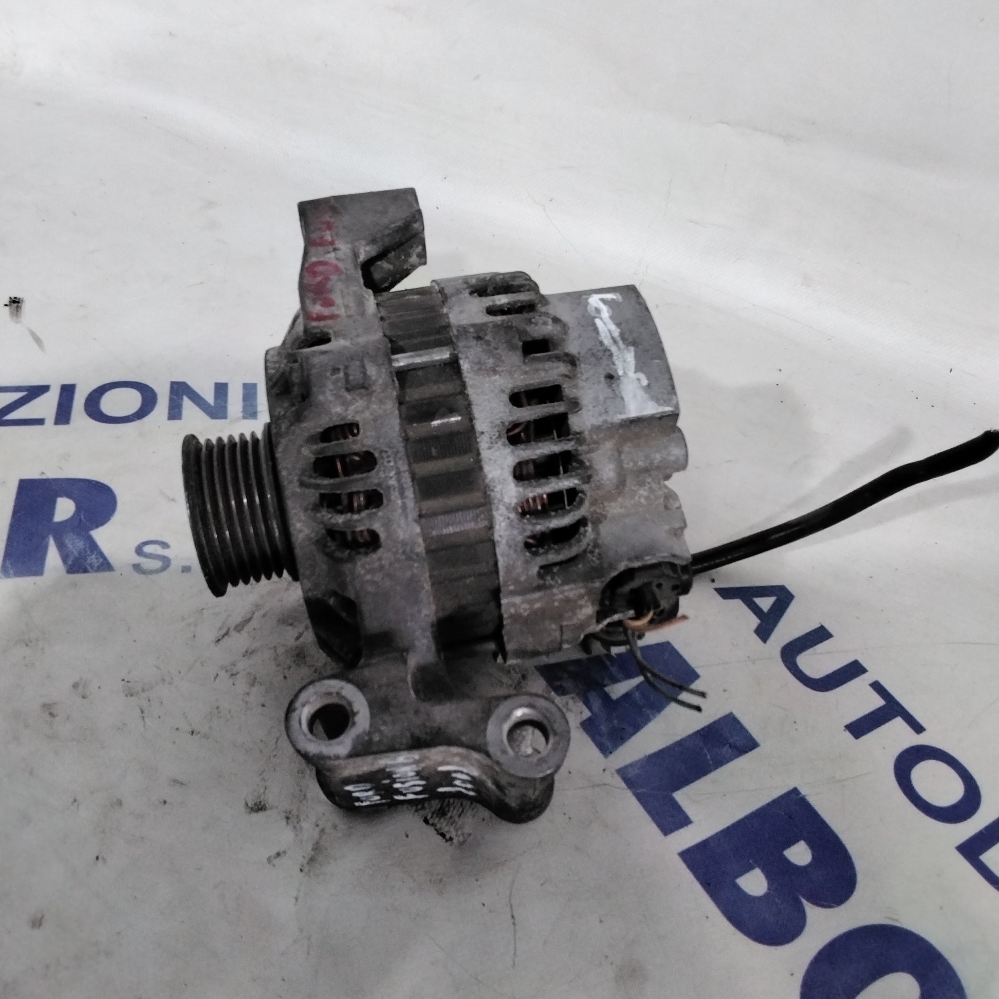 alternator Ford Fusion petrol year 2002 part number: 2S6T10300DE (sf15p8)