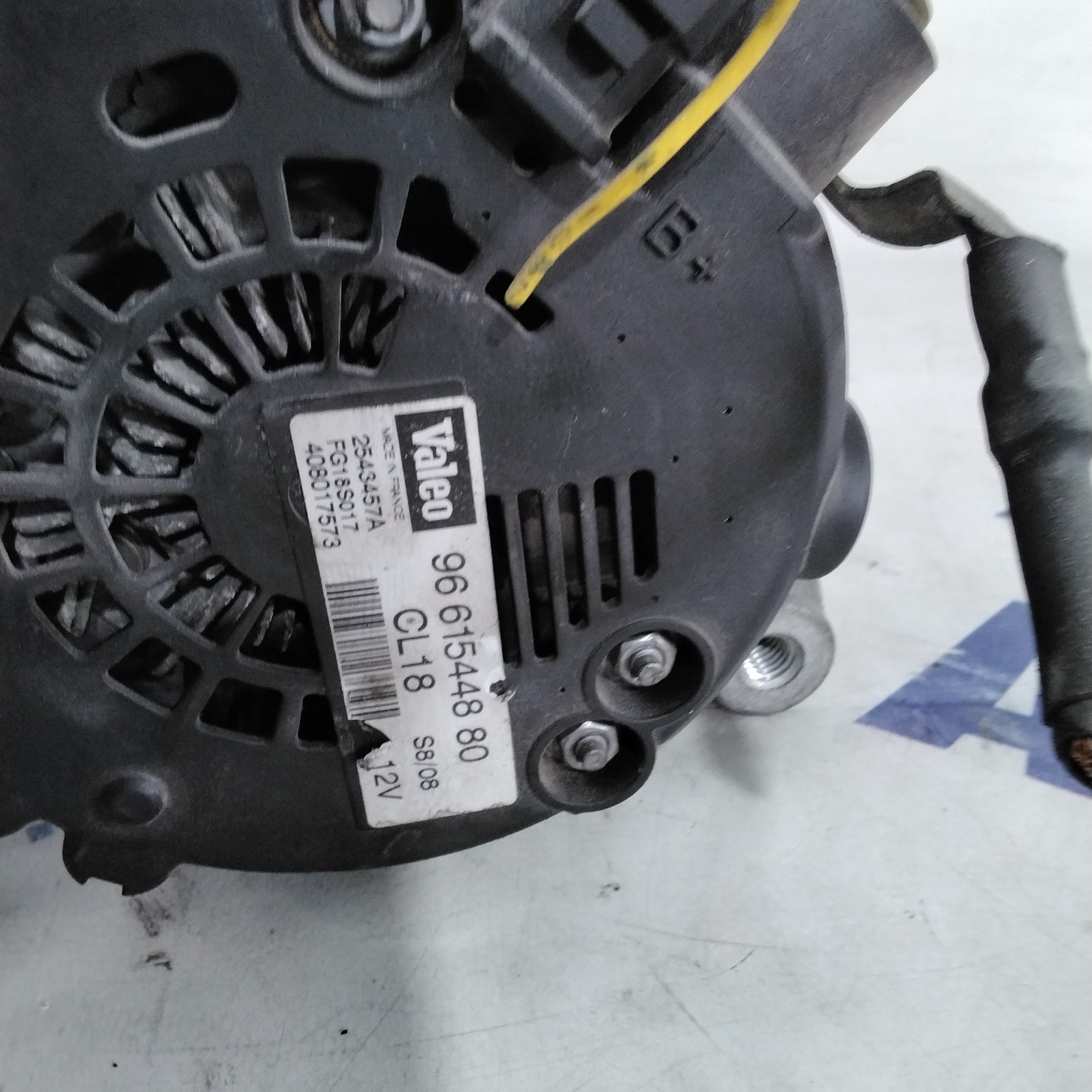 alternator peugeot 407 2.0 diesel year 2006 code: 9661544880 (sf15p7)