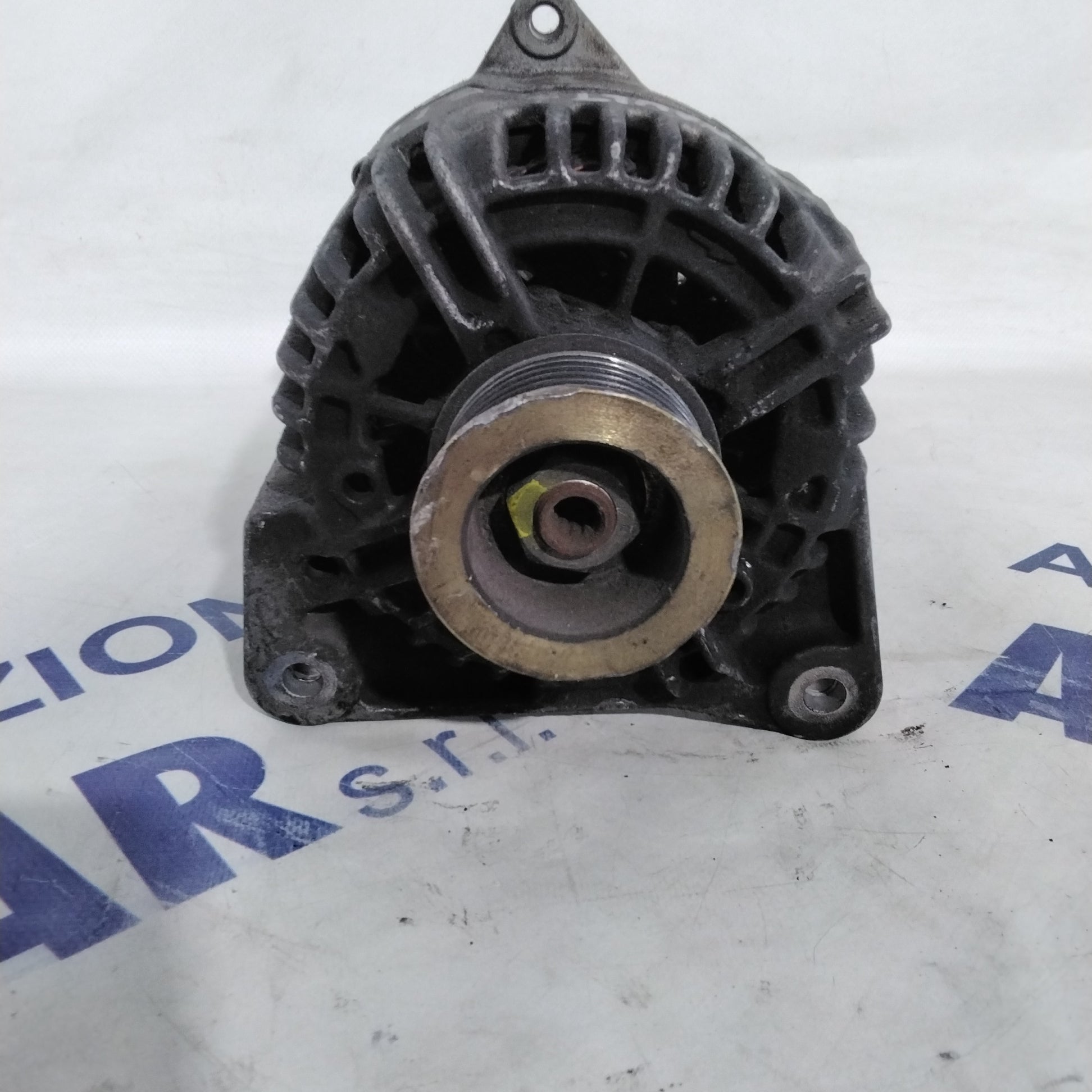 alternator renault clio/twingo/modus 1.2 petrol year 2006 code: 0124325139 (sf15p7)