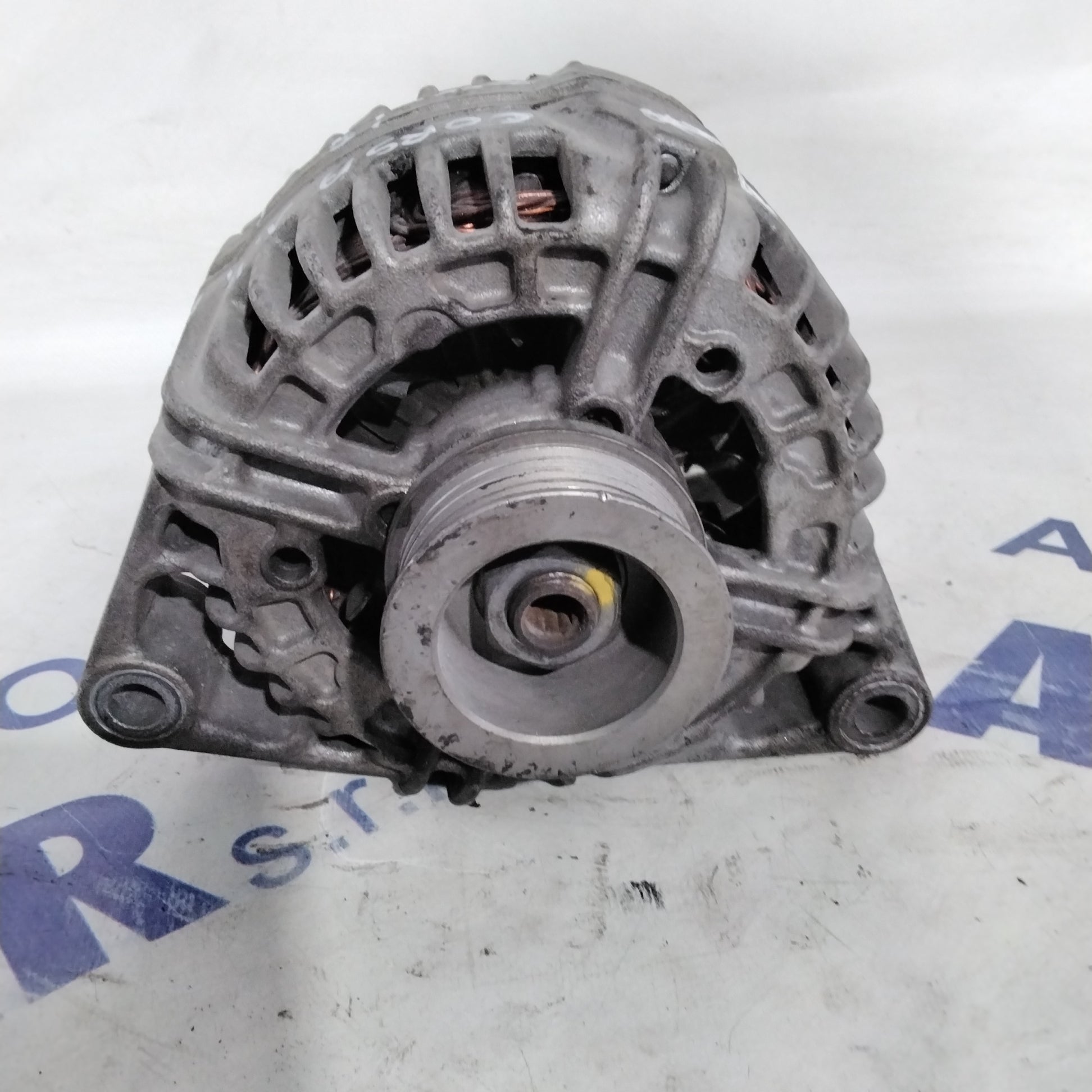 alternator Opel Corsa 1.4 petrol year 2000/2006 part number: 13143128 (sf15p7)