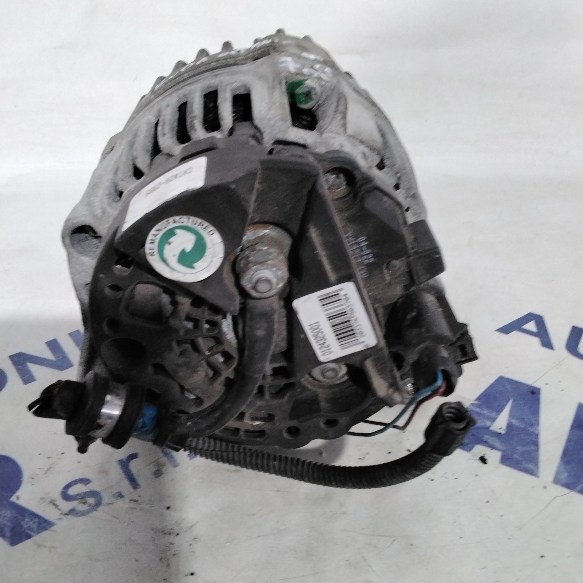 alternator Volkswagen Golf 4 / Skoda Octavia / Seat Leon 1.9 TDI year 2002 code: 0124325001 (sf15p7)