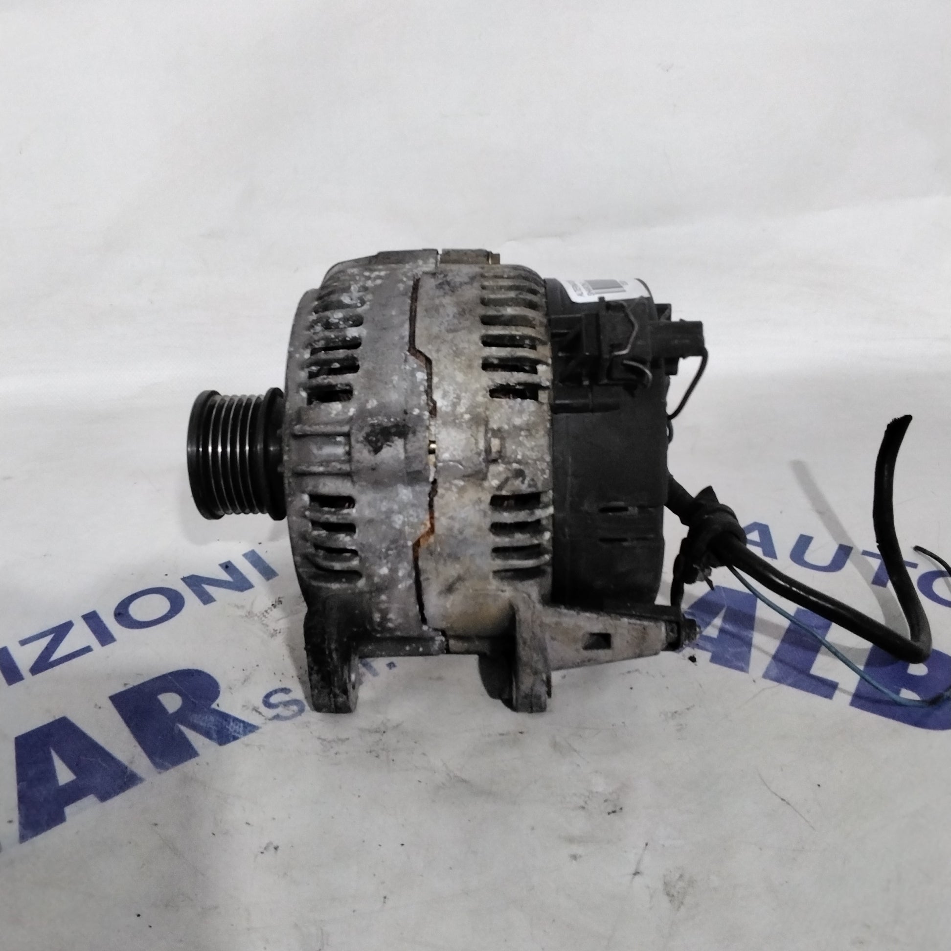 alternator Volkswagen Sharan 1.9 TDI year 2000 code: 0123515020 (sf15p7)