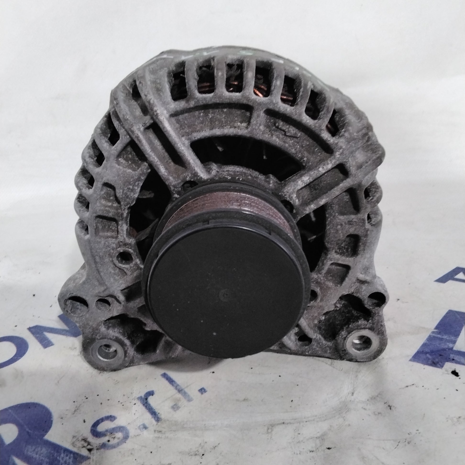 Alternator Volkswagen Golf 5 1.9 TDI year 2006 code: 0124525091 (sf15p7)