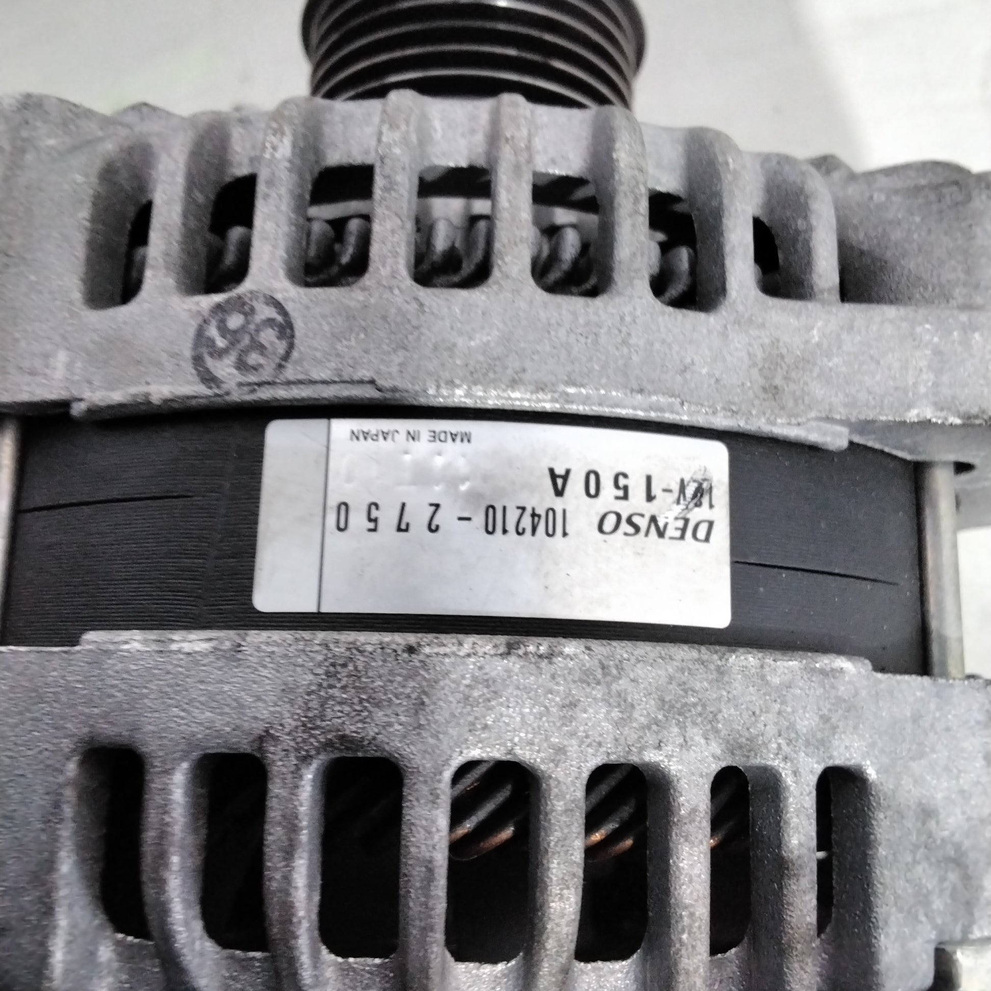 Alternator Volvo S40 2.0 diesel year 2009 code: 1042102750 (sf15p5)