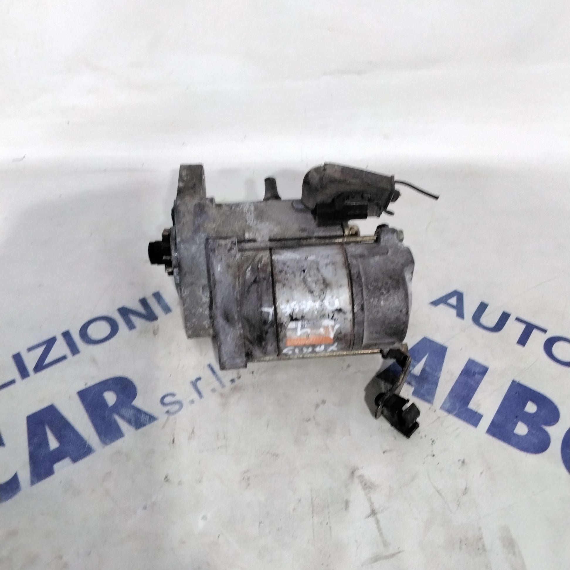 starter motor toyota yaris 1.4 D-4D year 2002 code:2810033050(sf15p2)